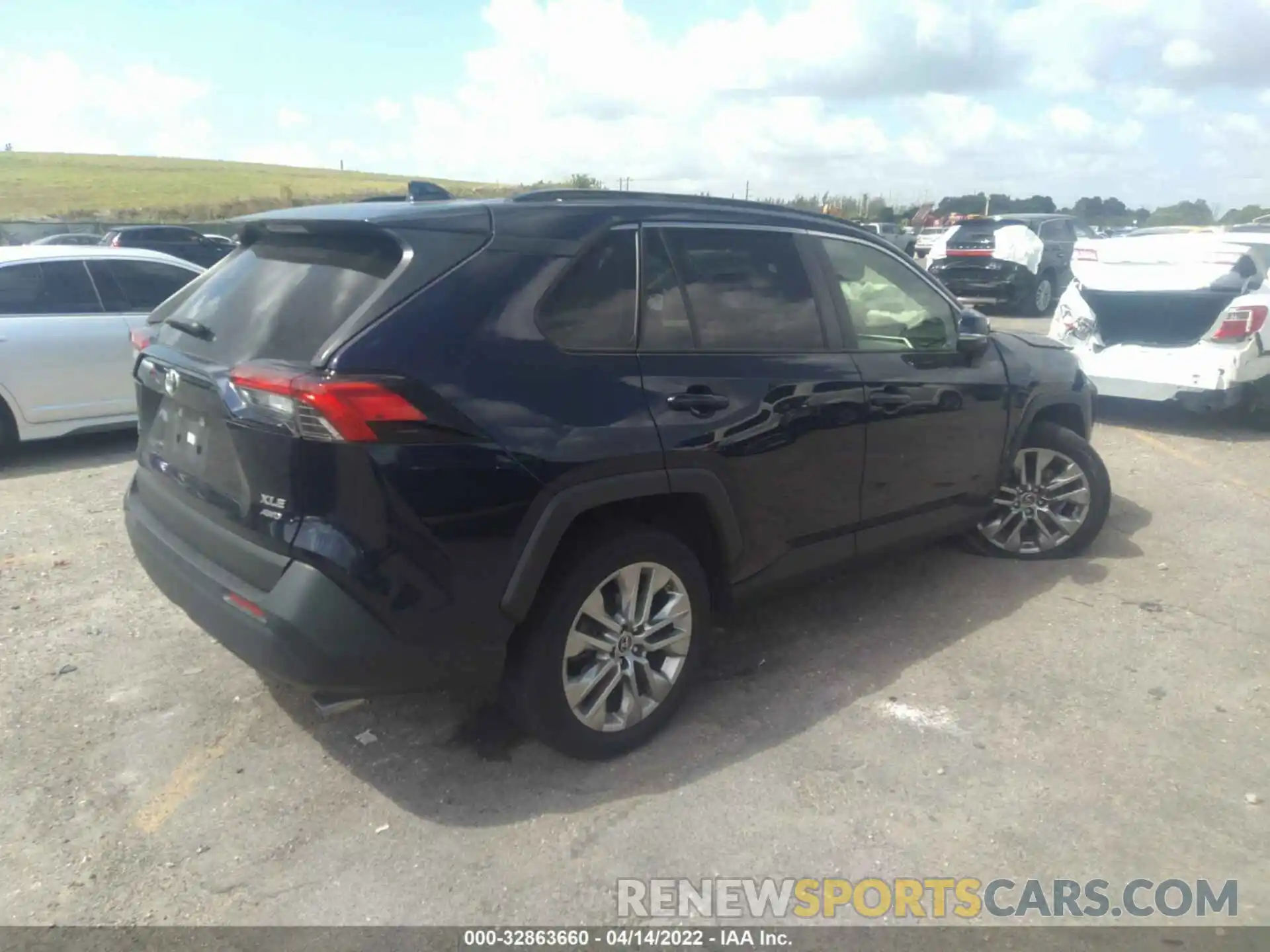 4 Photograph of a damaged car JTMA1RFV3KD027357 TOYOTA RAV4 2019