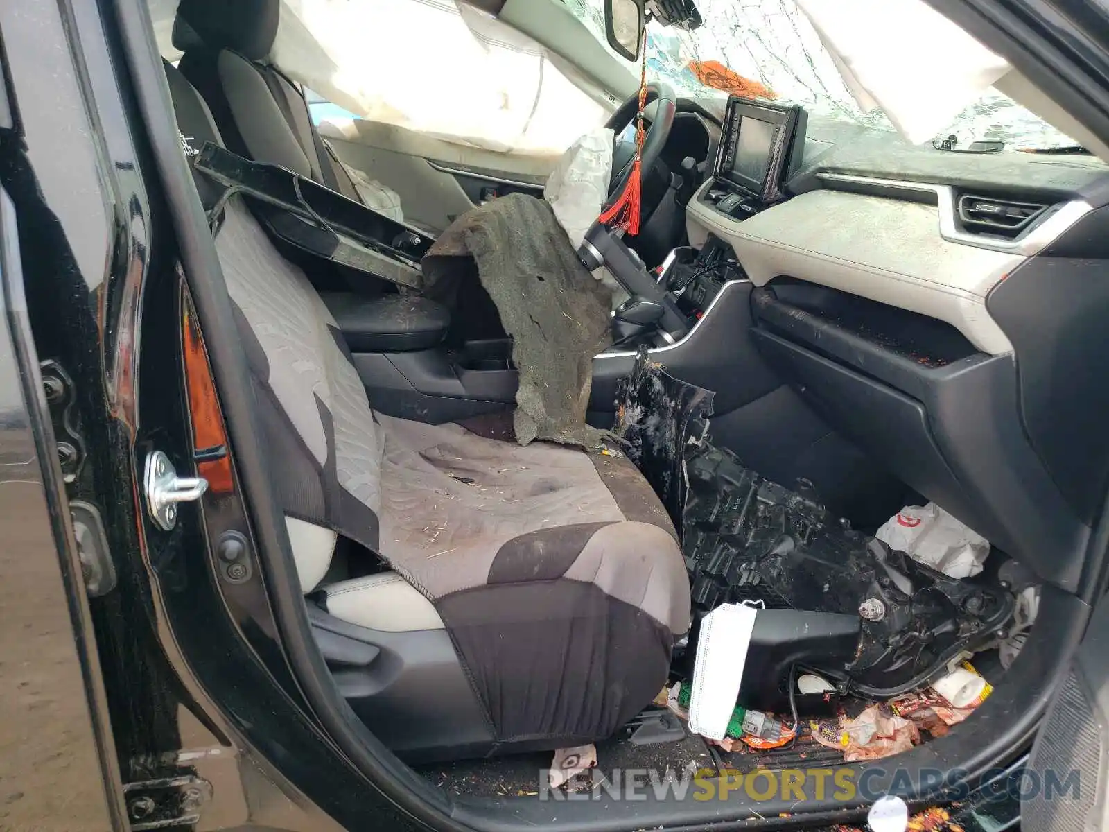 5 Photograph of a damaged car JTMA1RFV3KD029786 TOYOTA RAV4 2019