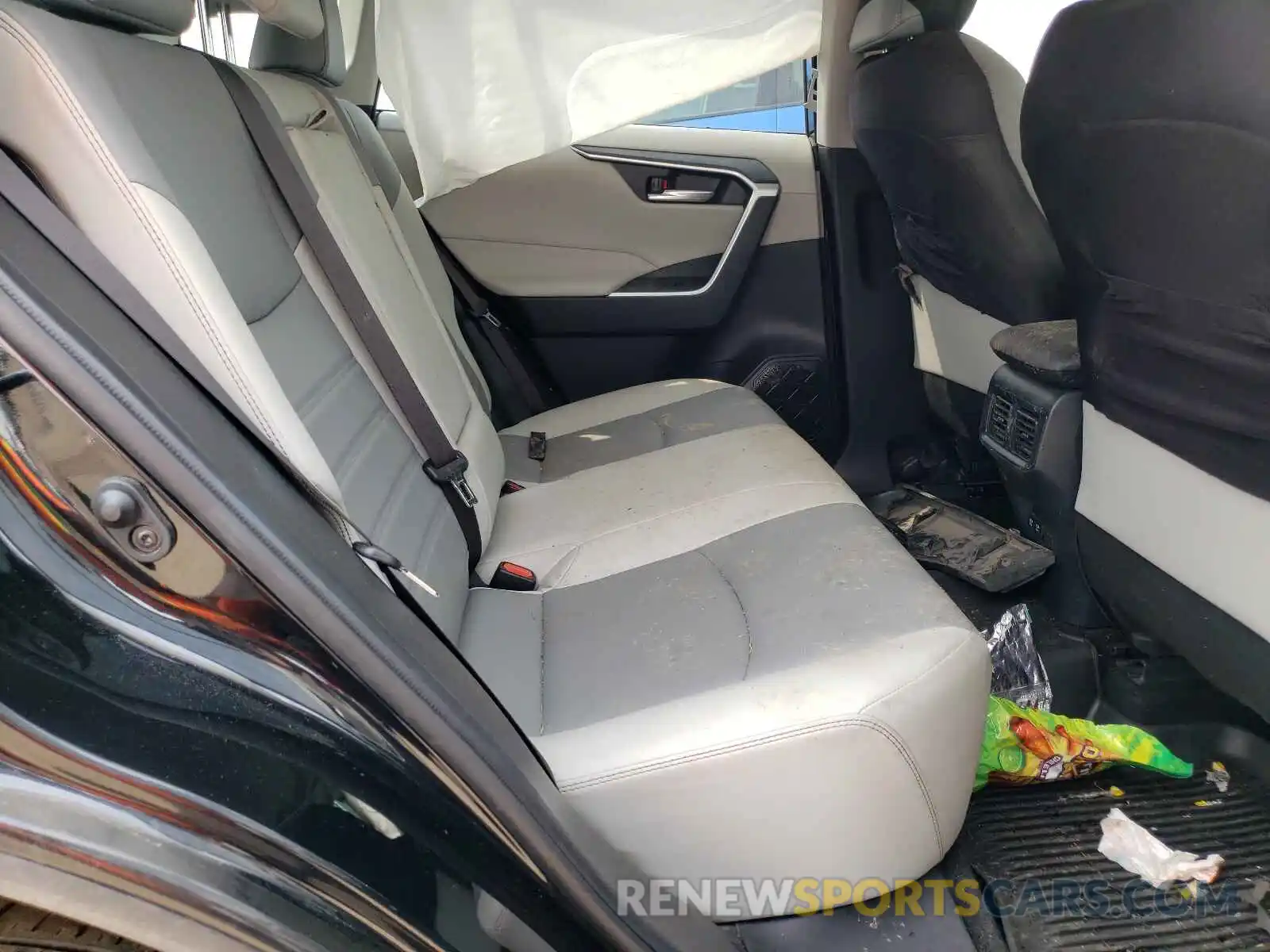 6 Photograph of a damaged car JTMA1RFV3KD029786 TOYOTA RAV4 2019