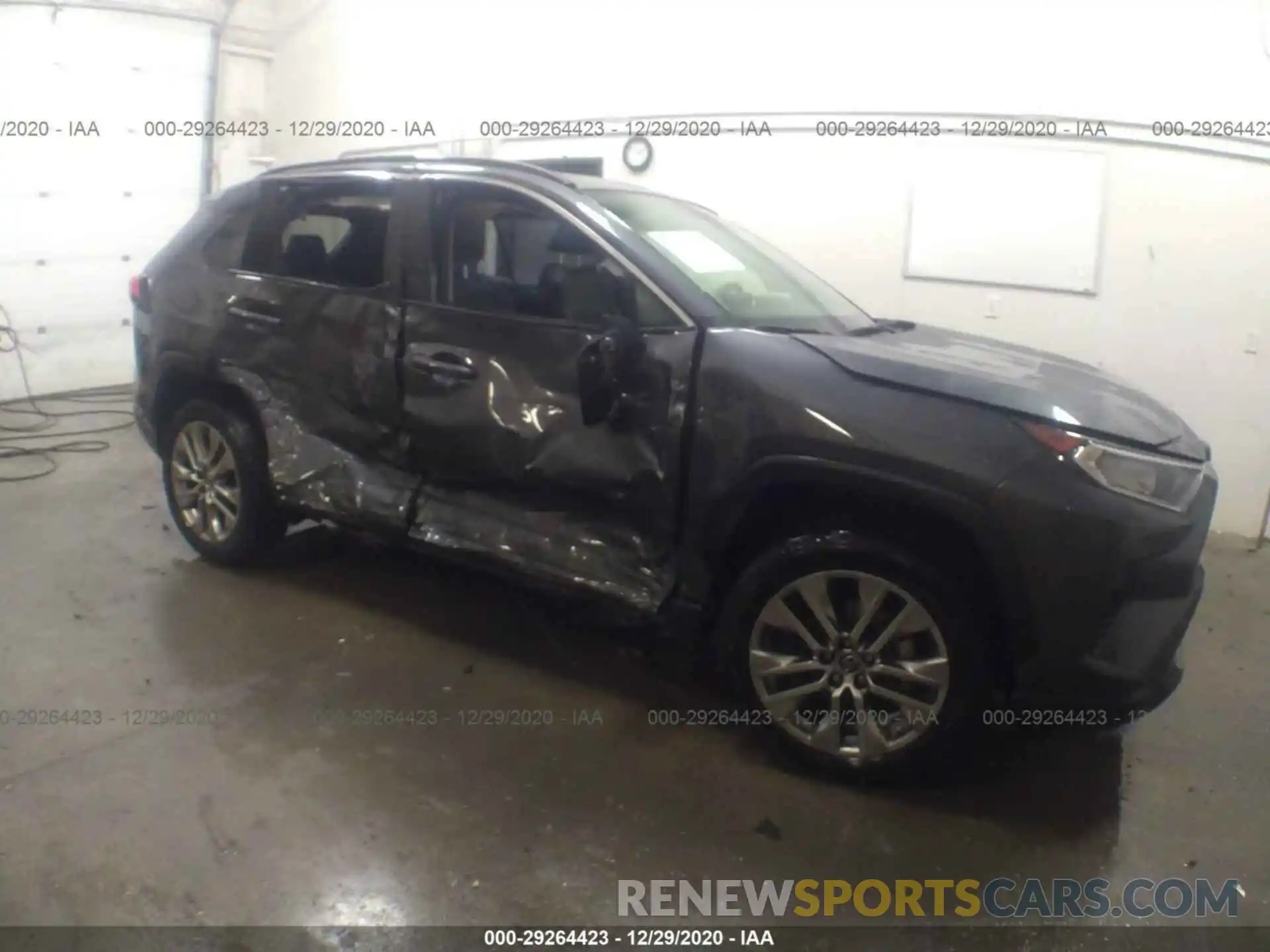 1 Photograph of a damaged car JTMA1RFV3KD037340 TOYOTA RAV4 2019