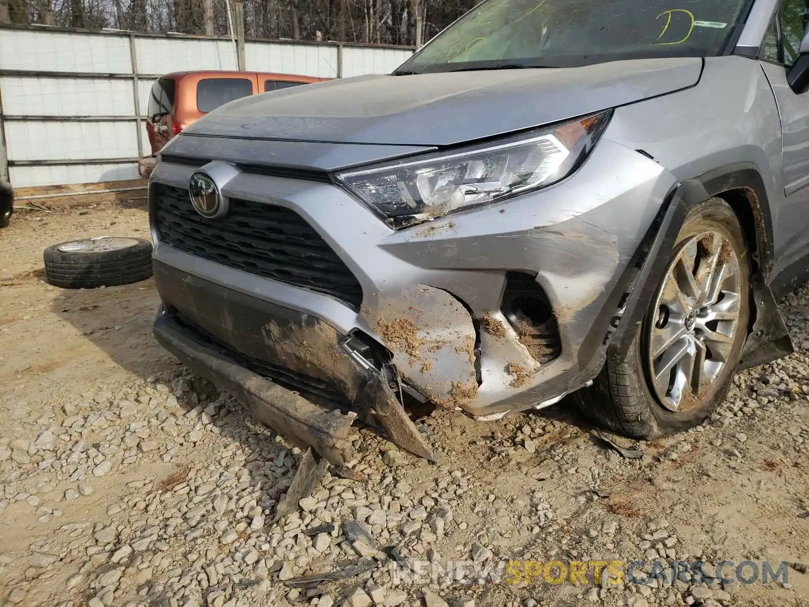 9 Photograph of a damaged car JTMA1RFV3KD037502 TOYOTA RAV4 2019