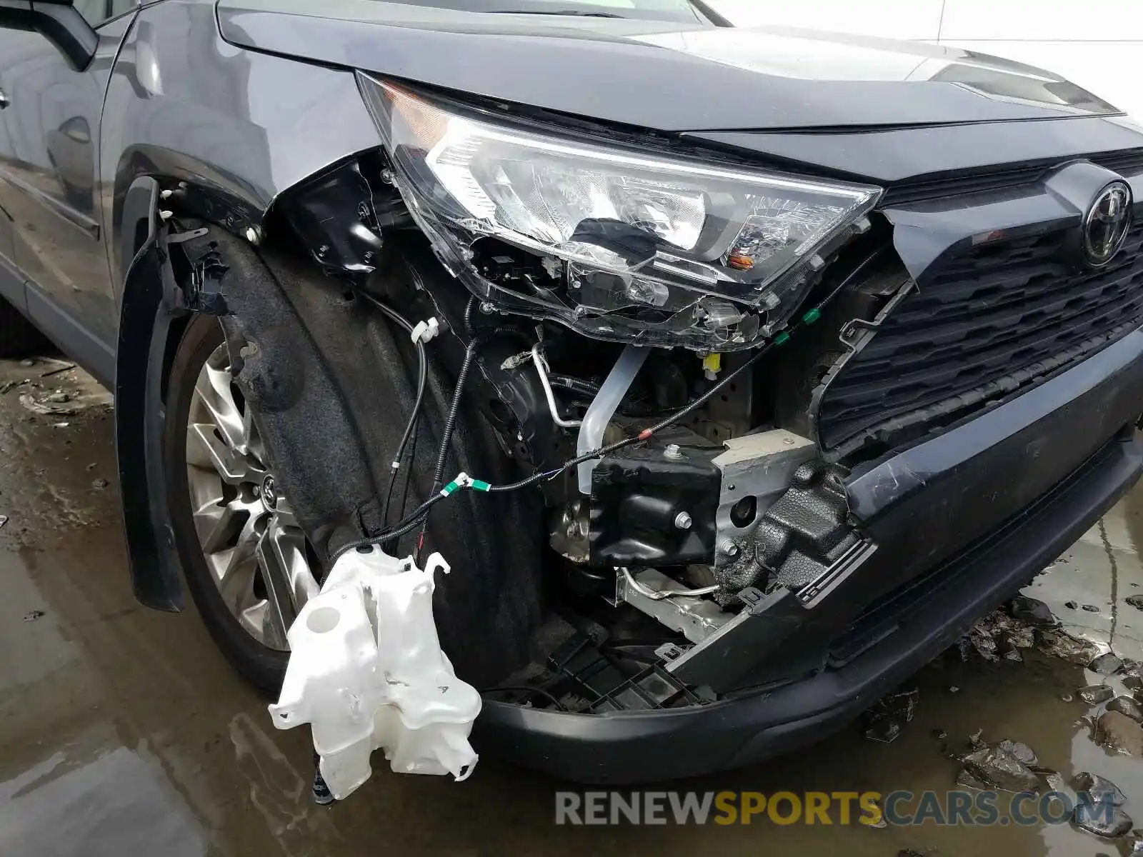 9 Photograph of a damaged car JTMA1RFV3KD515028 TOYOTA RAV4 2019