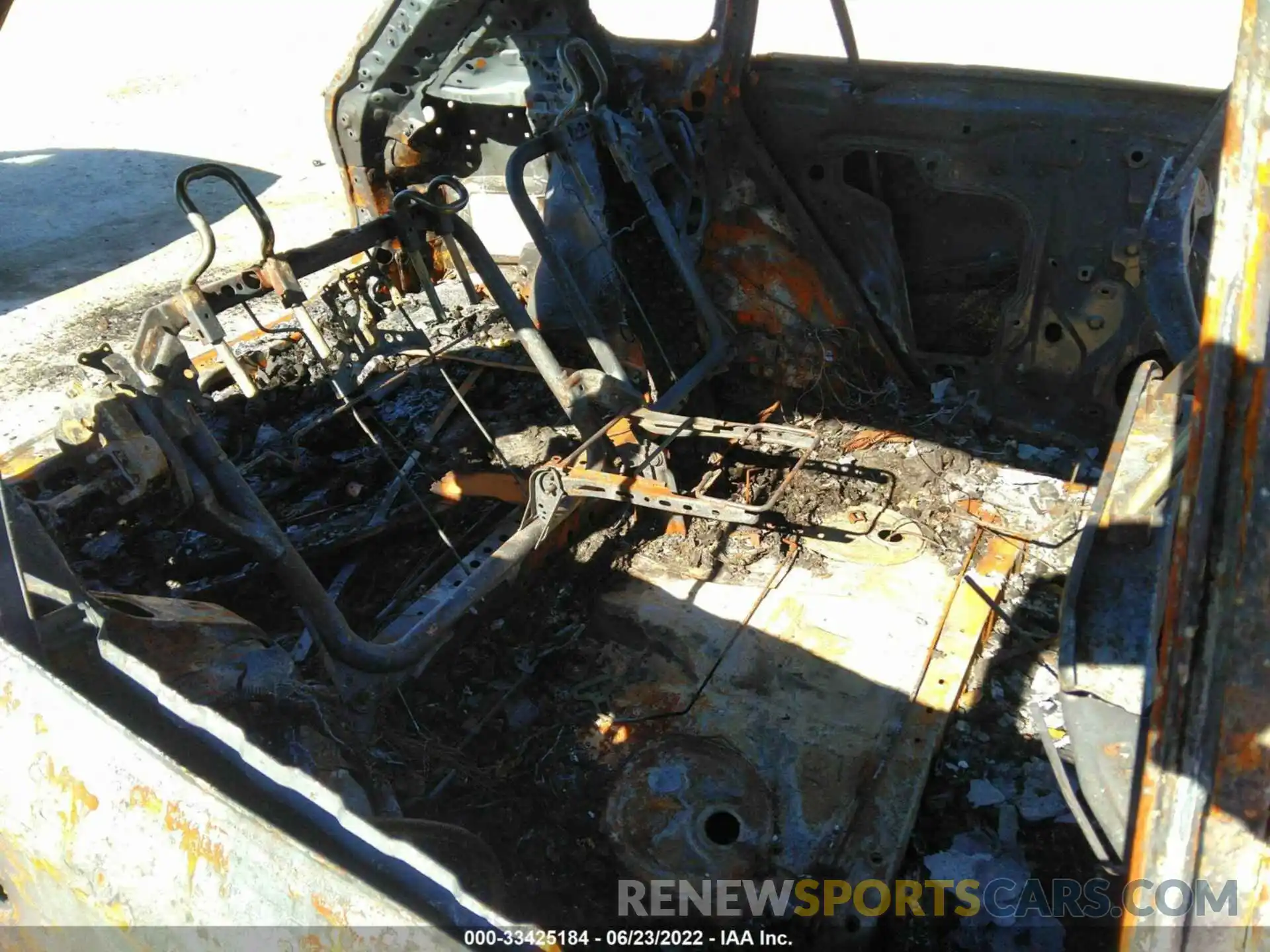 8 Photograph of a damaged car JTMA1RFV3KD516275 TOYOTA RAV4 2019