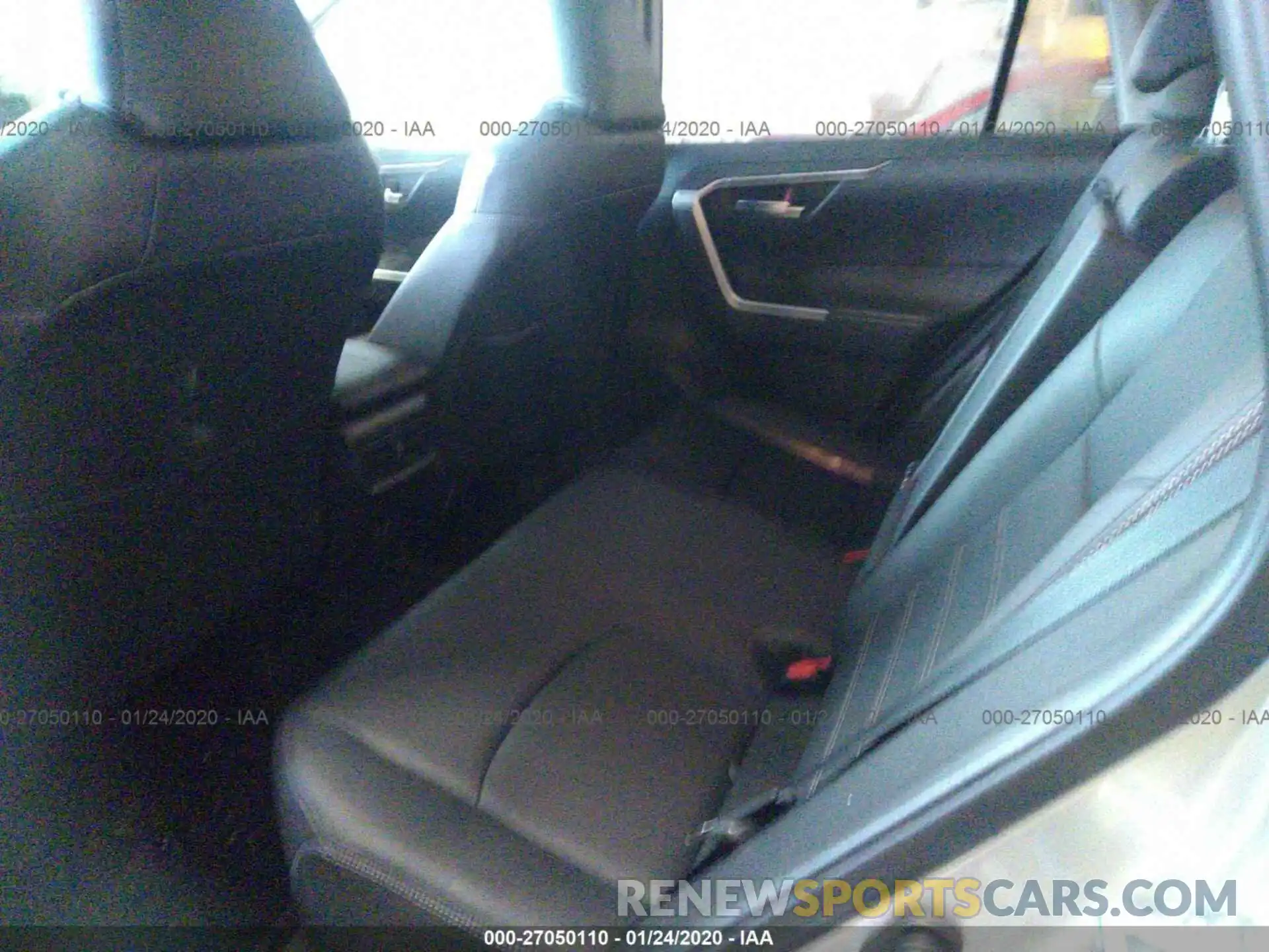 8 Photograph of a damaged car JTMA1RFV3KJ013184 TOYOTA RAV4 2019