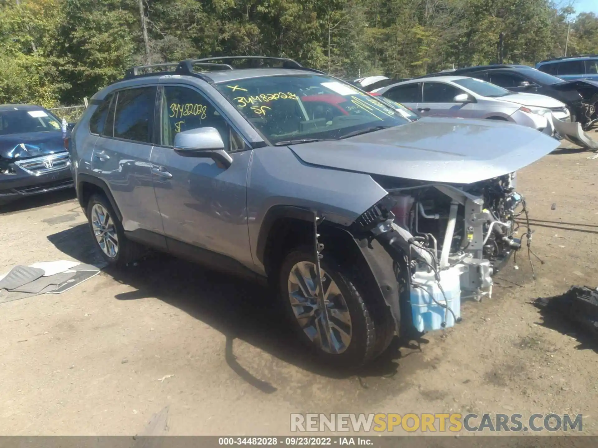 1 Photograph of a damaged car JTMA1RFV4KD007196 TOYOTA RAV4 2019