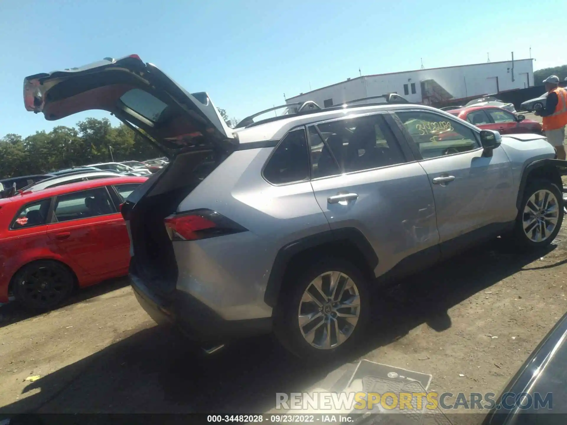 4 Photograph of a damaged car JTMA1RFV4KD007196 TOYOTA RAV4 2019