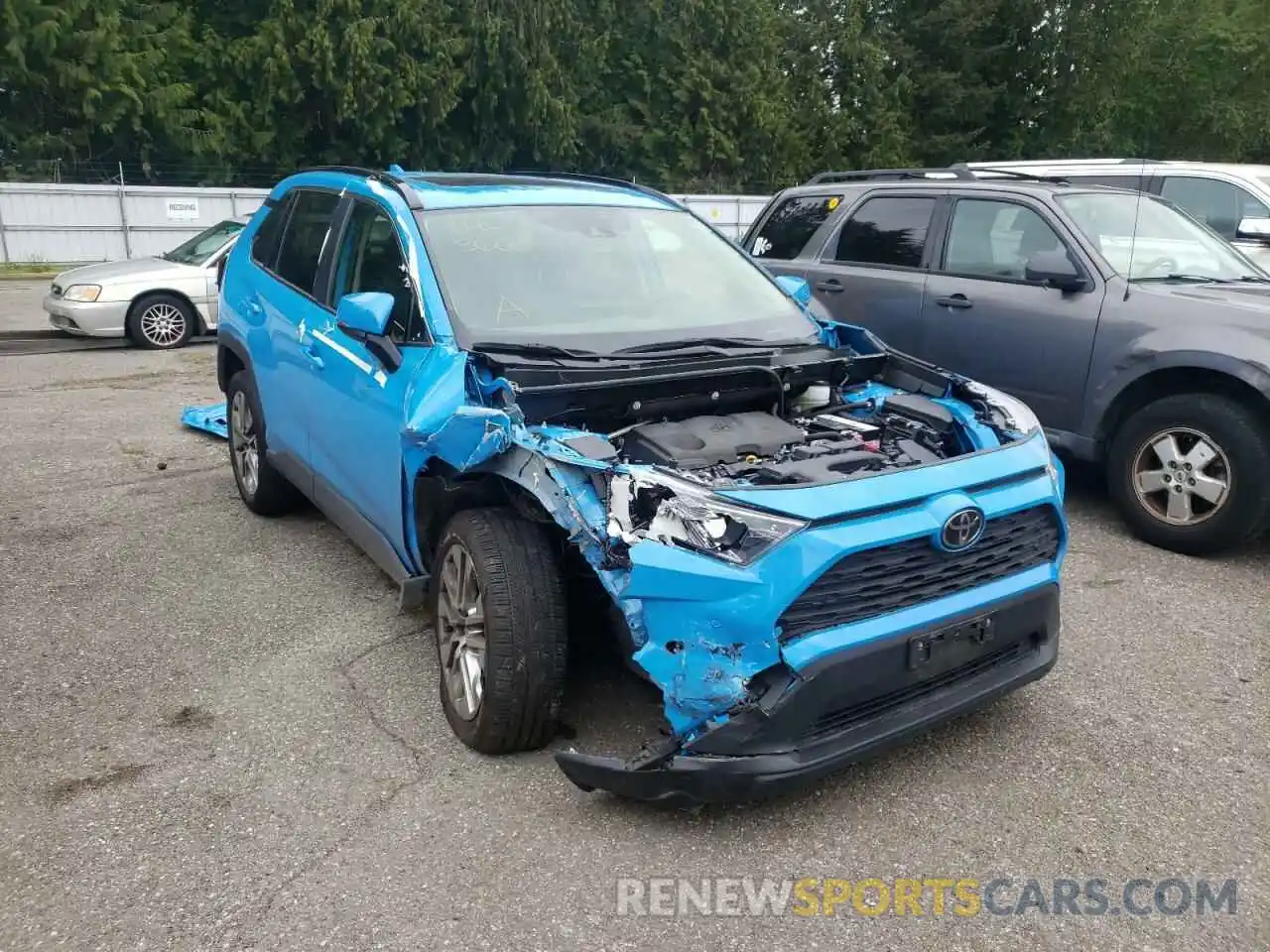 1 Photograph of a damaged car JTMA1RFV4KD015492 TOYOTA RAV4 2019