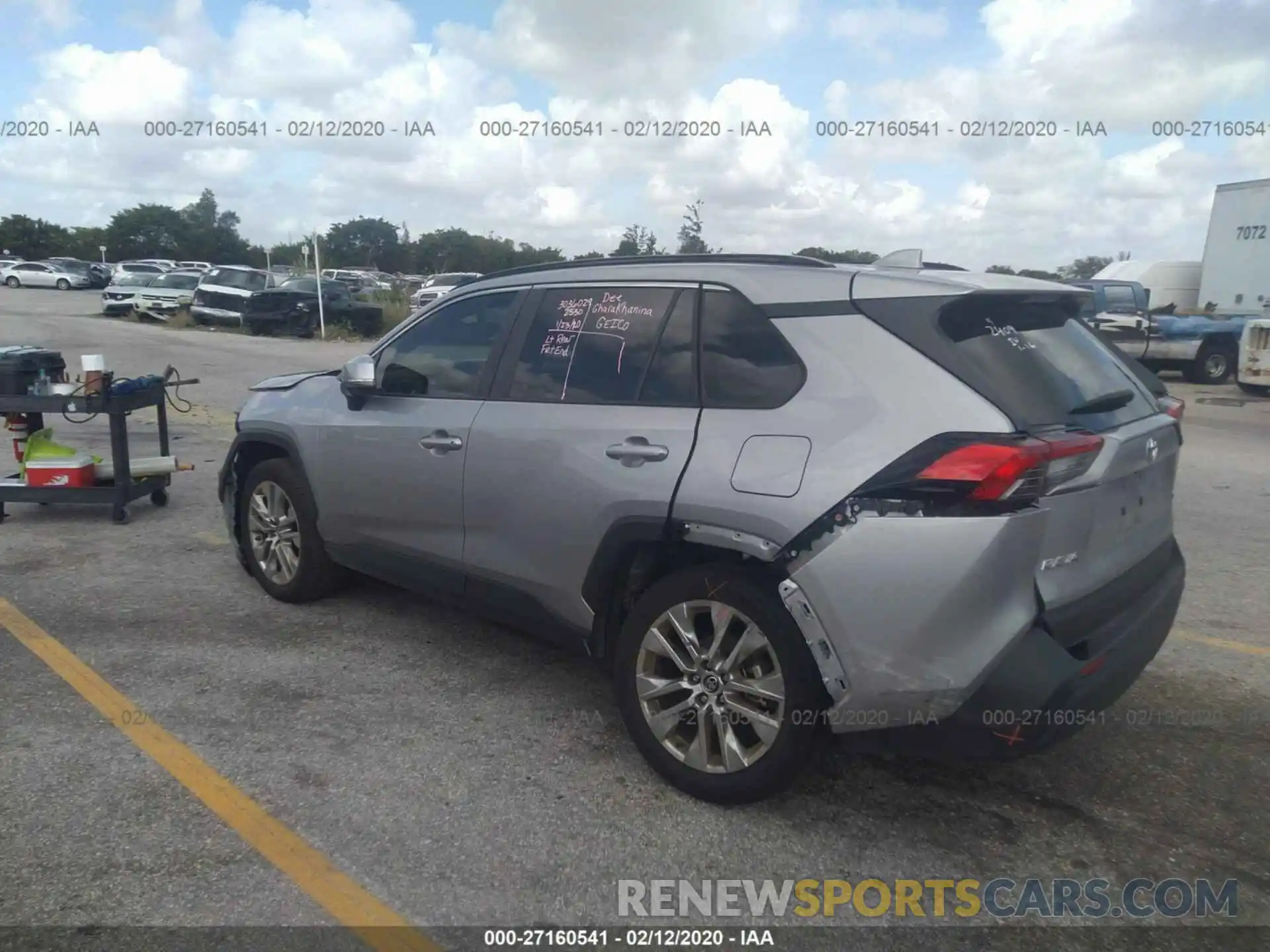 3 Photograph of a damaged car JTMA1RFV4KD022409 TOYOTA RAV4 2019