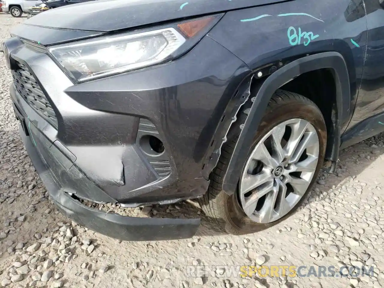 9 Photograph of a damaged car JTMA1RFV4KD030784 TOYOTA RAV4 2019