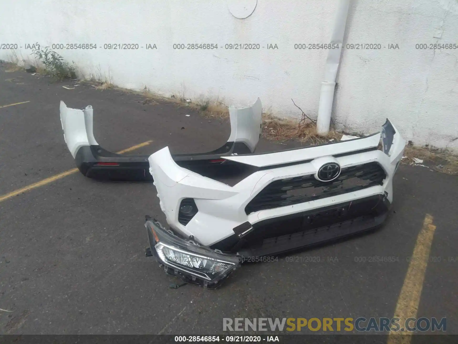 12 Photograph of a damaged car JTMA1RFV4KD031580 TOYOTA RAV4 2019