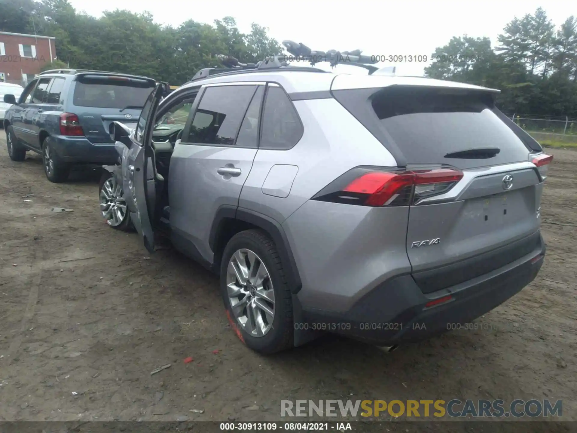 3 Photograph of a damaged car JTMA1RFV4KD041686 TOYOTA RAV4 2019