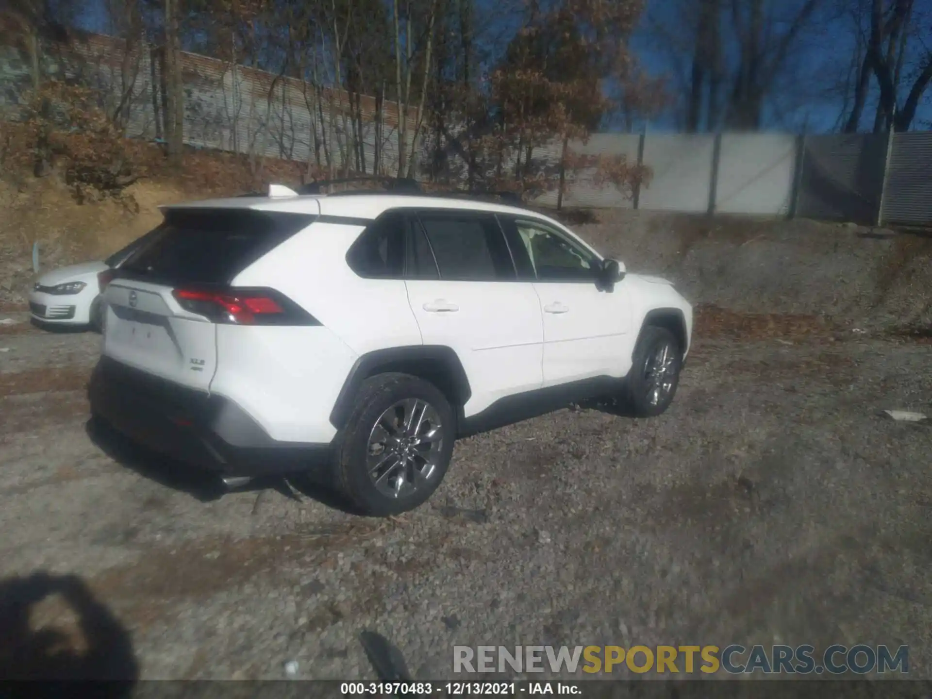 4 Photograph of a damaged car JTMA1RFV4KD502482 TOYOTA RAV4 2019