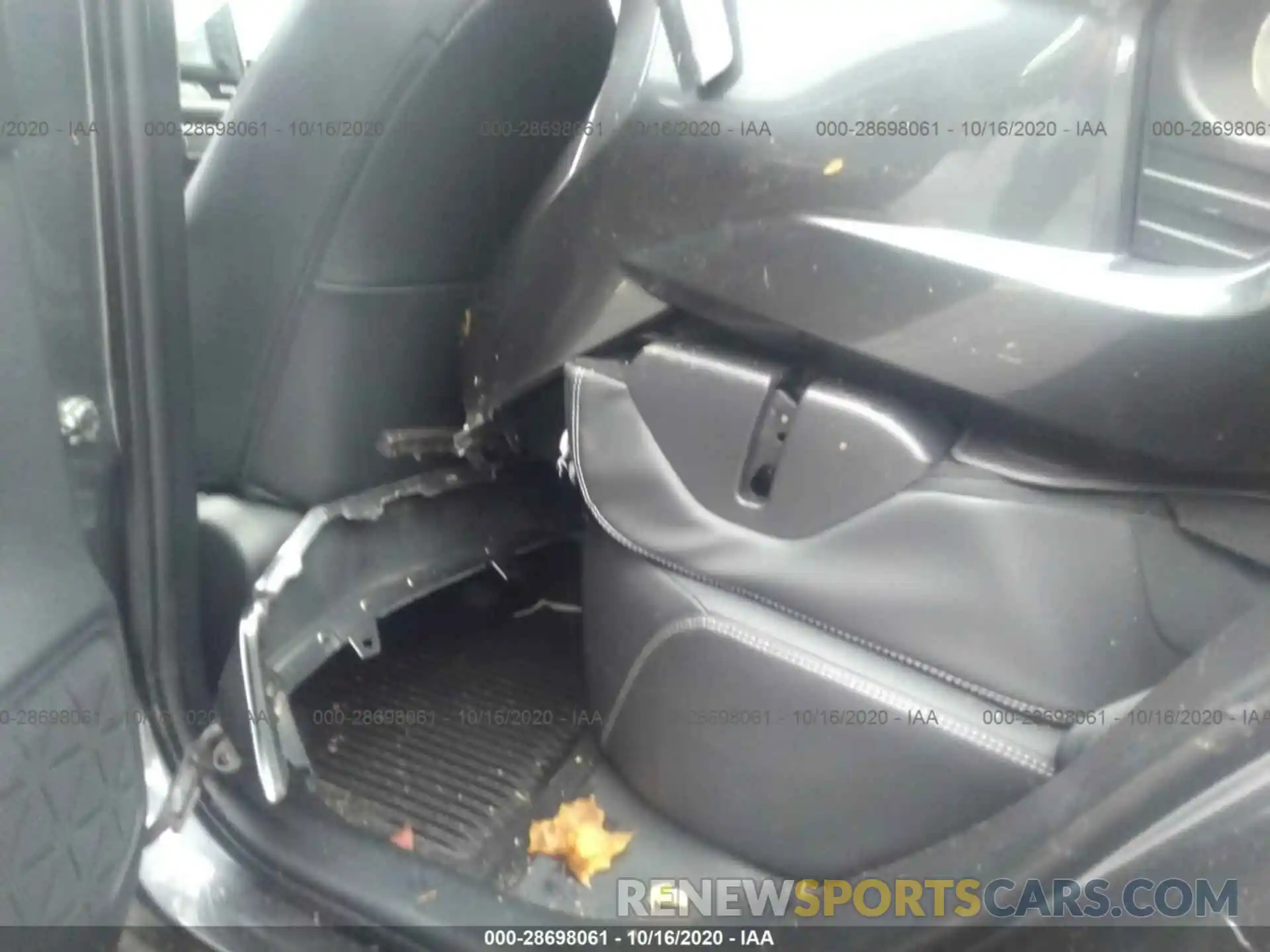 8 Фотография поврежденного автомобиля JTMA1RFV5KD004145 TOYOTA RAV4 2019