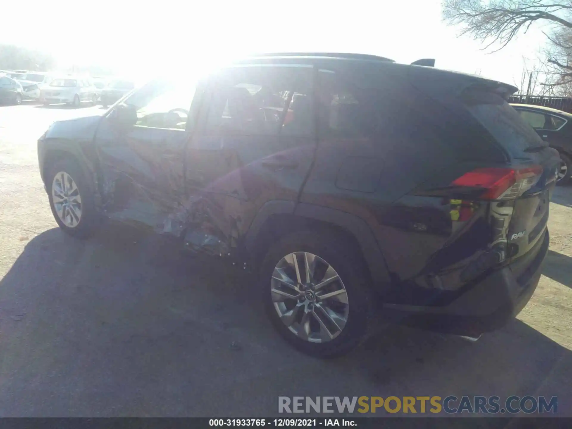 3 Photograph of a damaged car JTMA1RFV5KD012018 TOYOTA RAV4 2019