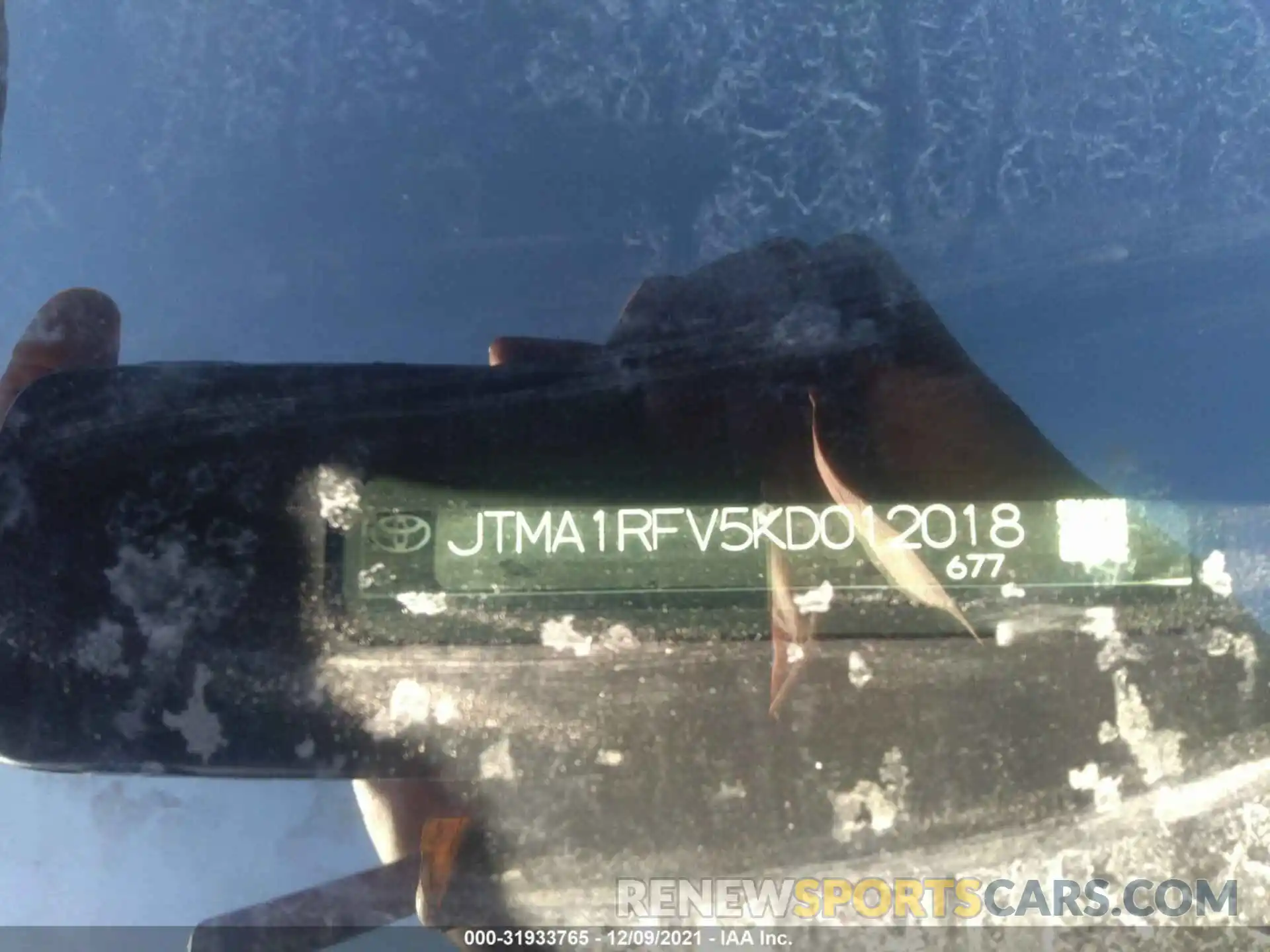 9 Photograph of a damaged car JTMA1RFV5KD012018 TOYOTA RAV4 2019