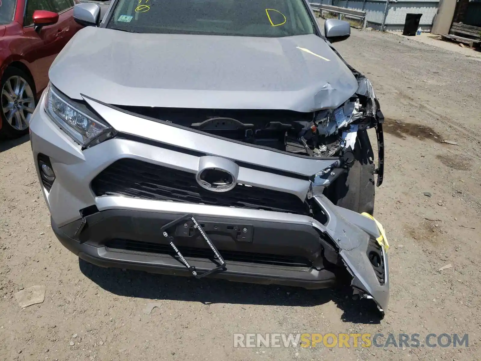 9 Photograph of a damaged car JTMA1RFV5KD031023 TOYOTA RAV4 2019