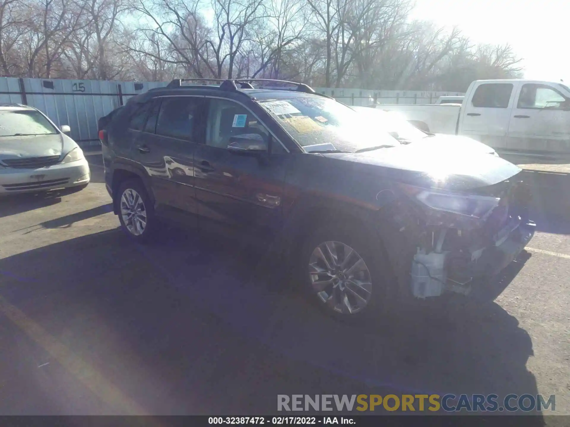 1 Photograph of a damaged car JTMA1RFV5KD033872 TOYOTA RAV4 2019