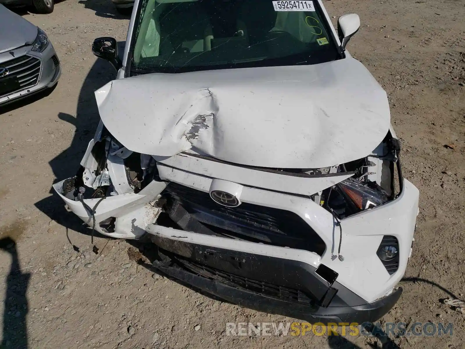 9 Photograph of a damaged car JTMA1RFV5KD515970 TOYOTA RAV4 2019