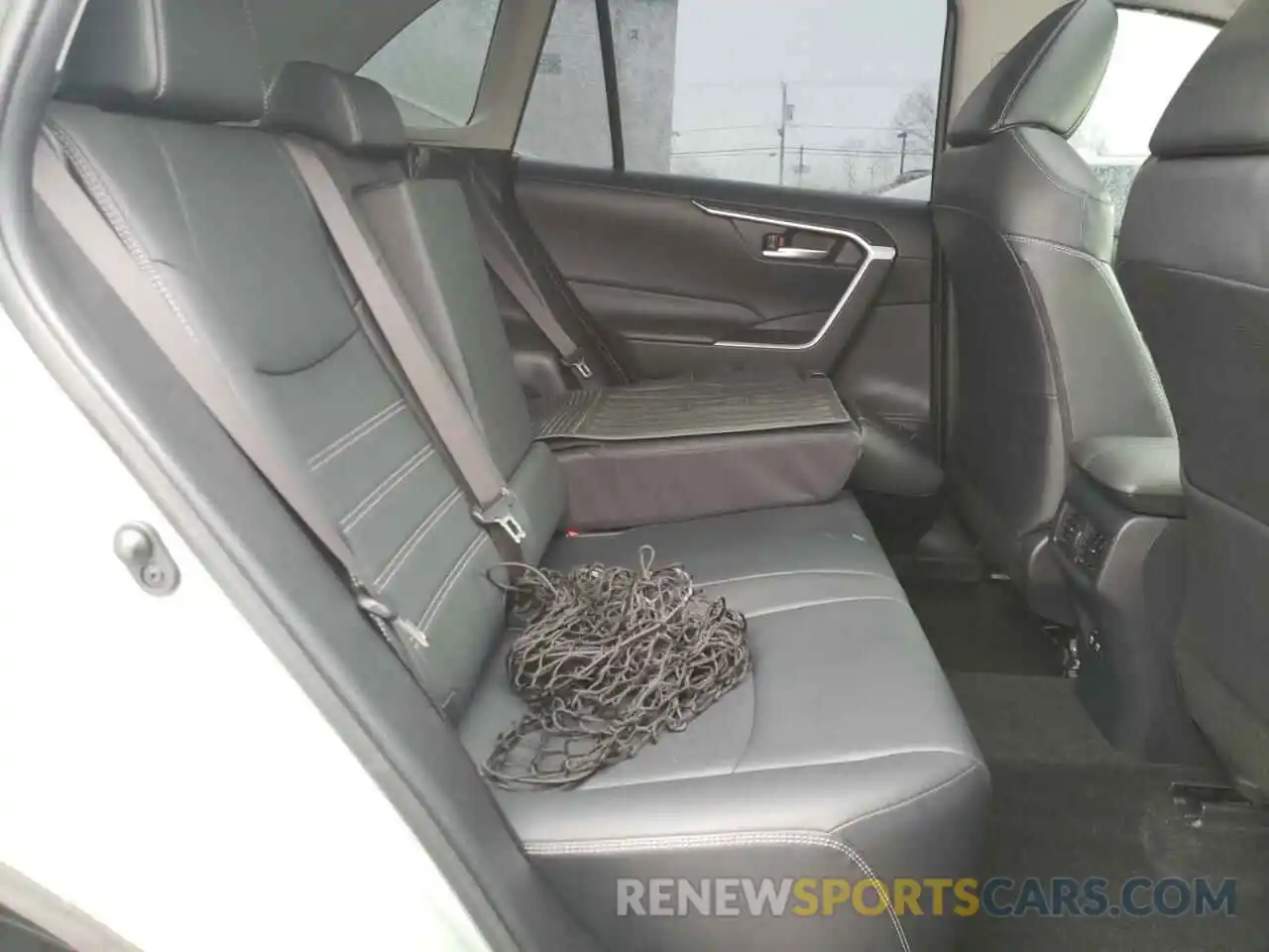 6 Photograph of a damaged car JTMA1RFV6KD008270 TOYOTA RAV4 2019