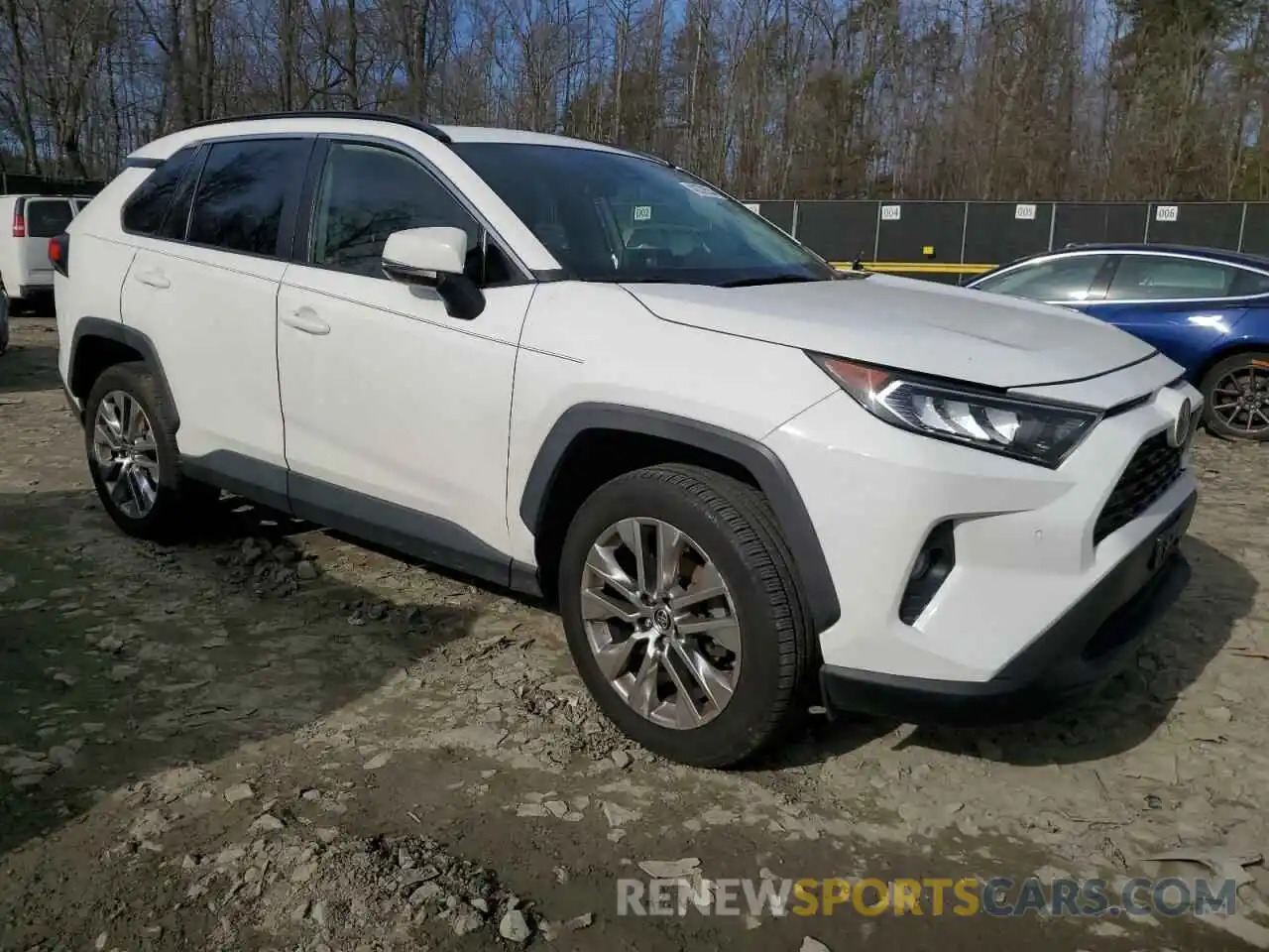 4 Photograph of a damaged car JTMA1RFV6KD012576 TOYOTA RAV4 2019