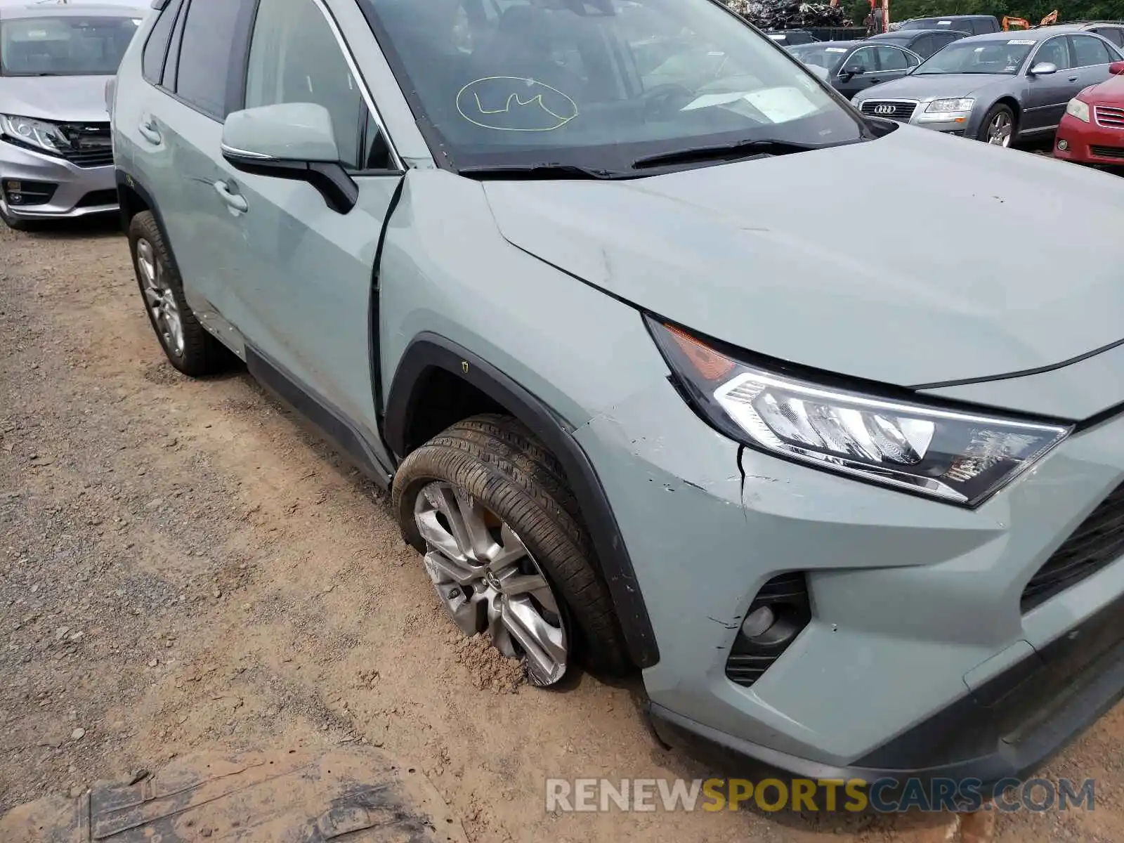 9 Photograph of a damaged car JTMA1RFV6KD012609 TOYOTA RAV4 2019