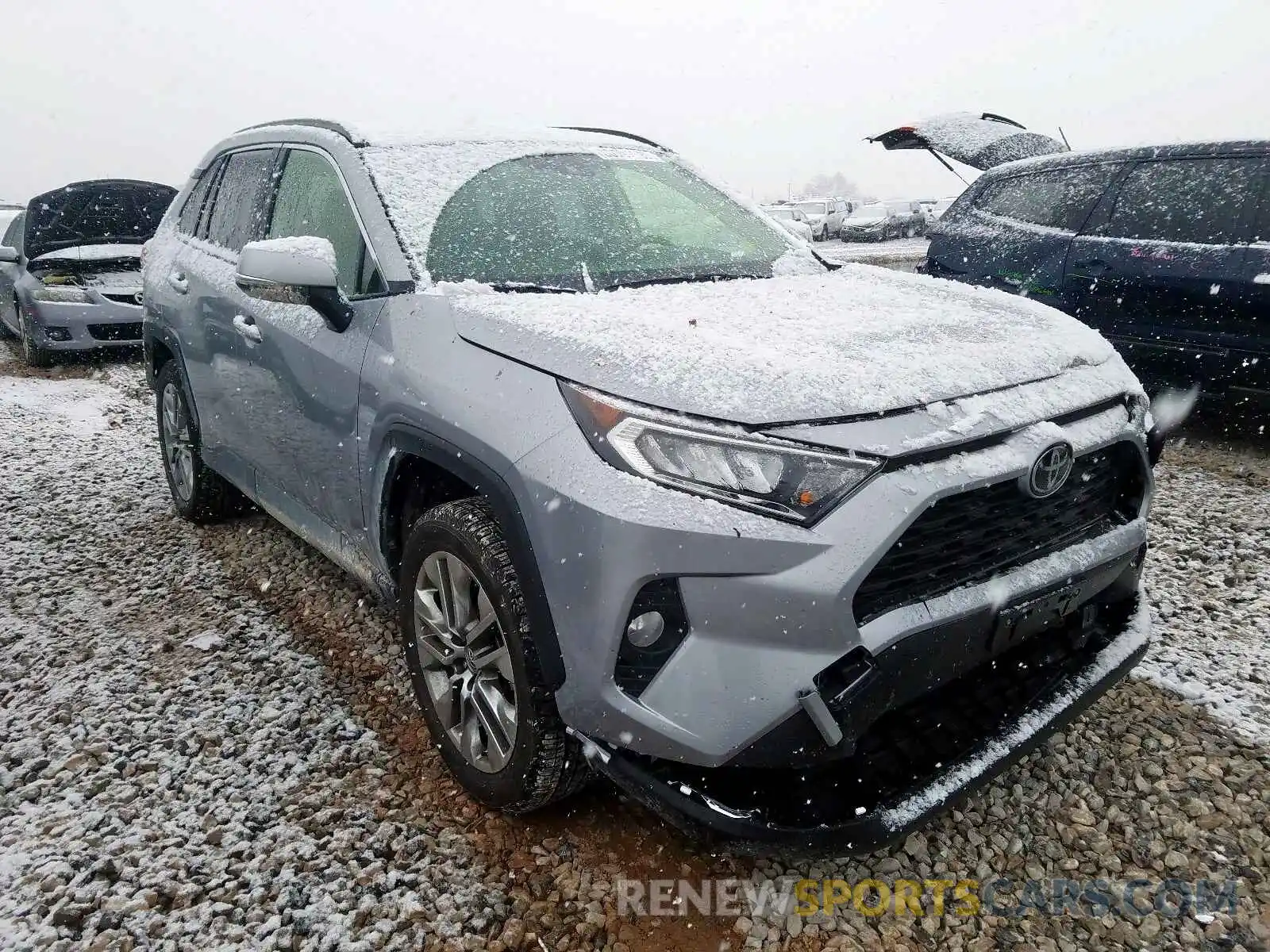 1 Photograph of a damaged car JTMA1RFV6KD020533 TOYOTA RAV4 2019