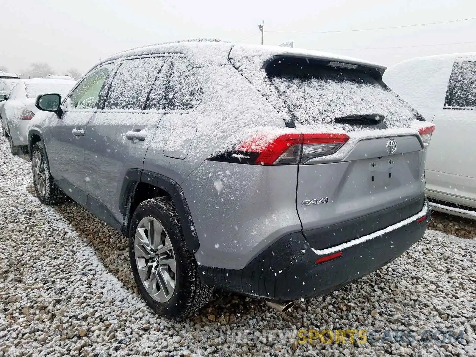 3 Photograph of a damaged car JTMA1RFV6KD020533 TOYOTA RAV4 2019