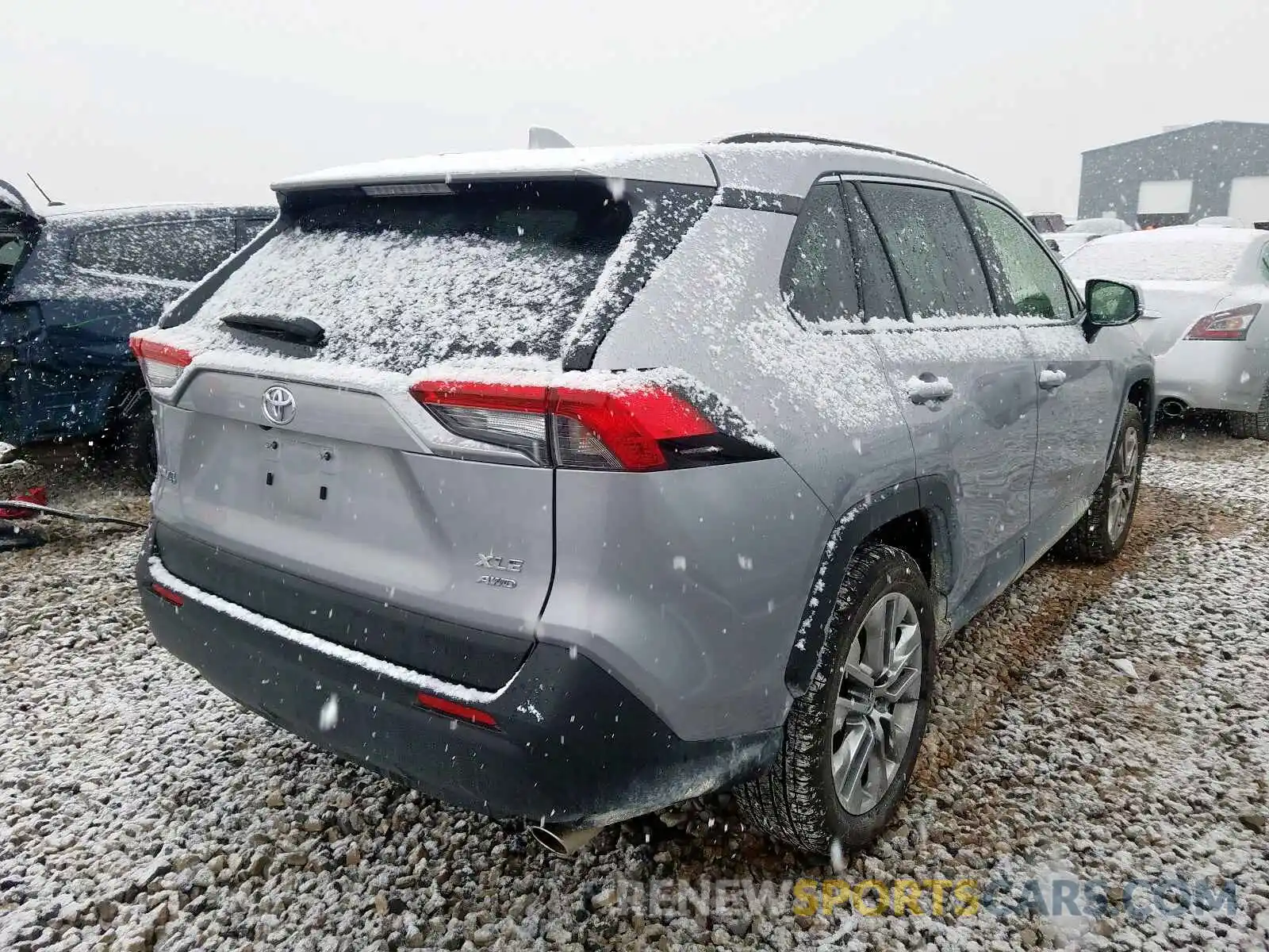 4 Photograph of a damaged car JTMA1RFV6KD020533 TOYOTA RAV4 2019