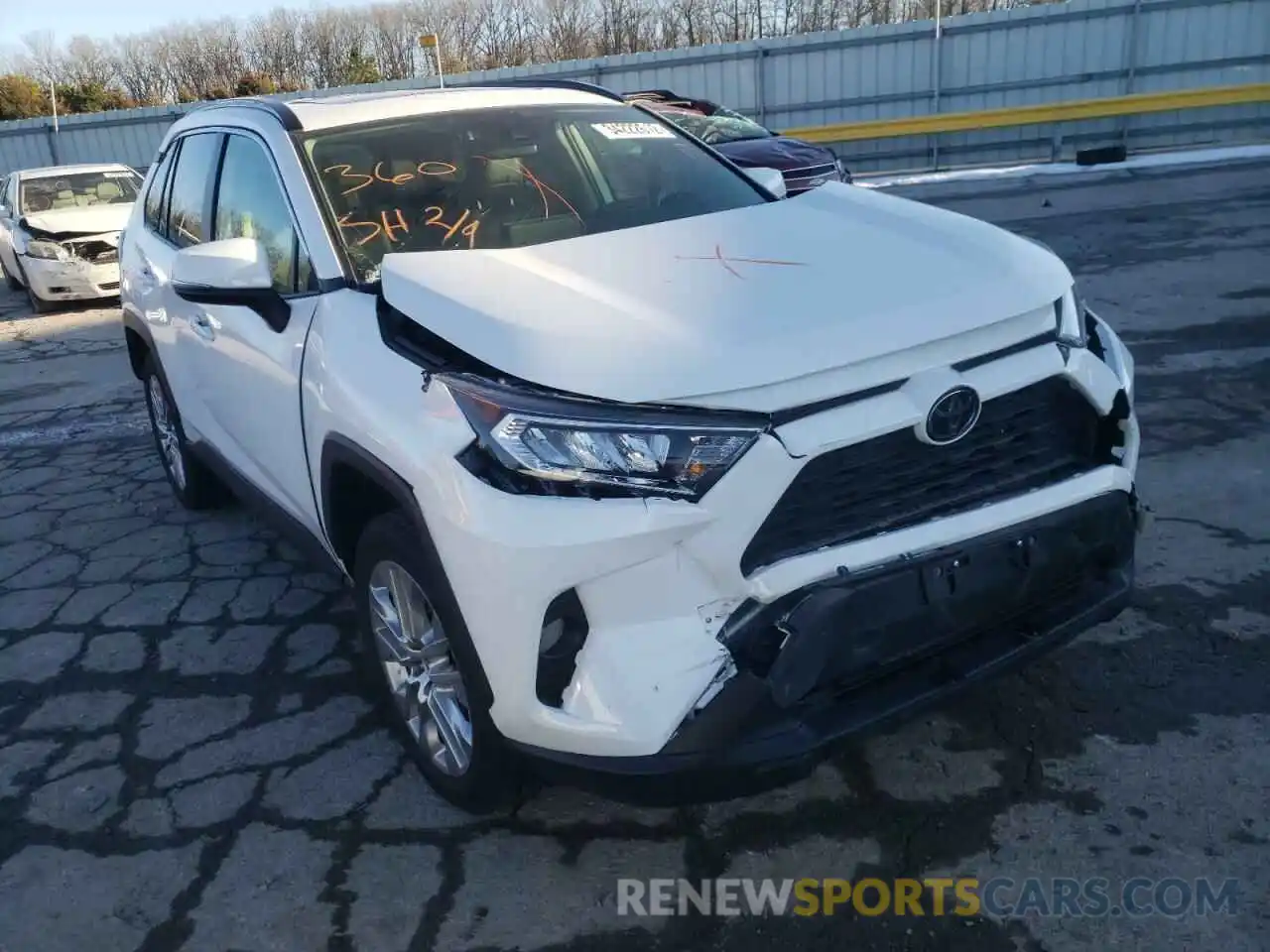 1 Photograph of a damaged car JTMA1RFV6KD027899 TOYOTA RAV4 2019