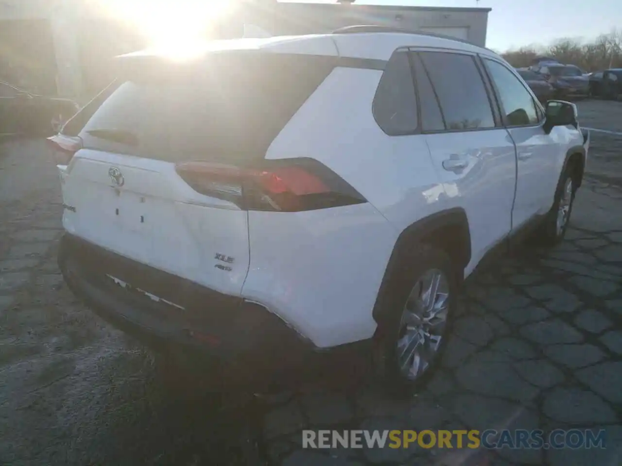 4 Photograph of a damaged car JTMA1RFV6KD027899 TOYOTA RAV4 2019