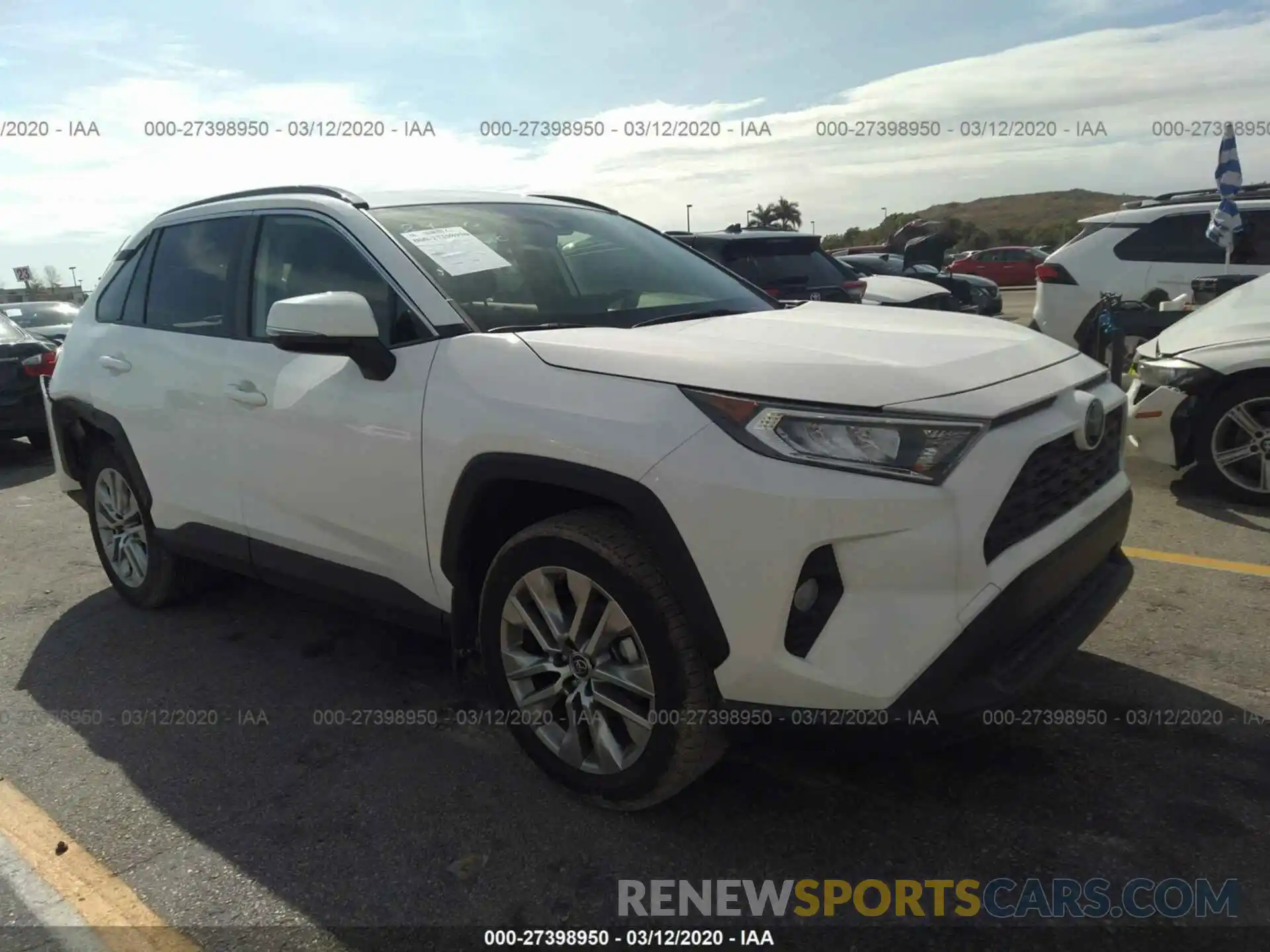 1 Photograph of a damaged car JTMA1RFV6KD038420 TOYOTA RAV4 2019