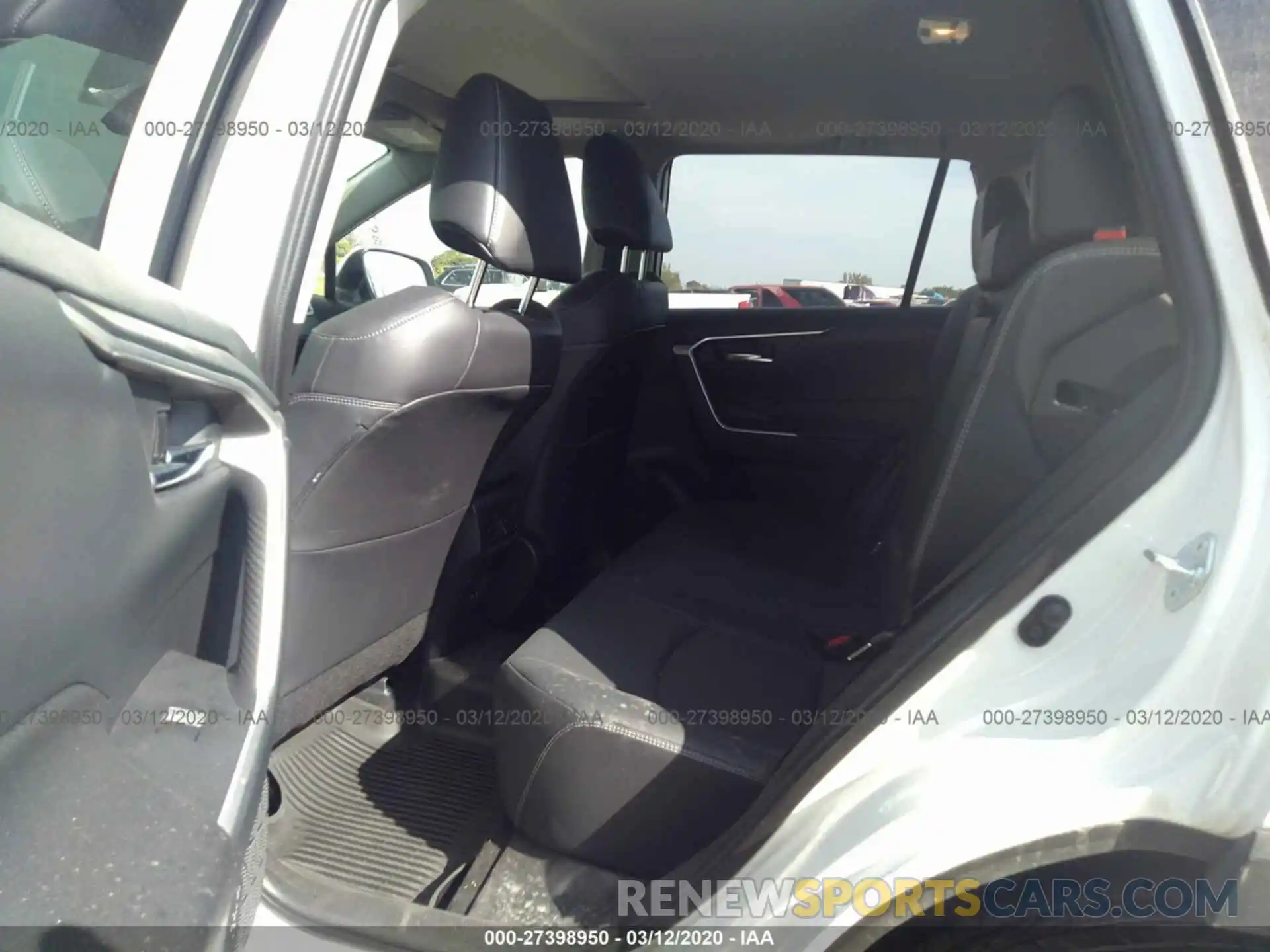 8 Photograph of a damaged car JTMA1RFV6KD038420 TOYOTA RAV4 2019