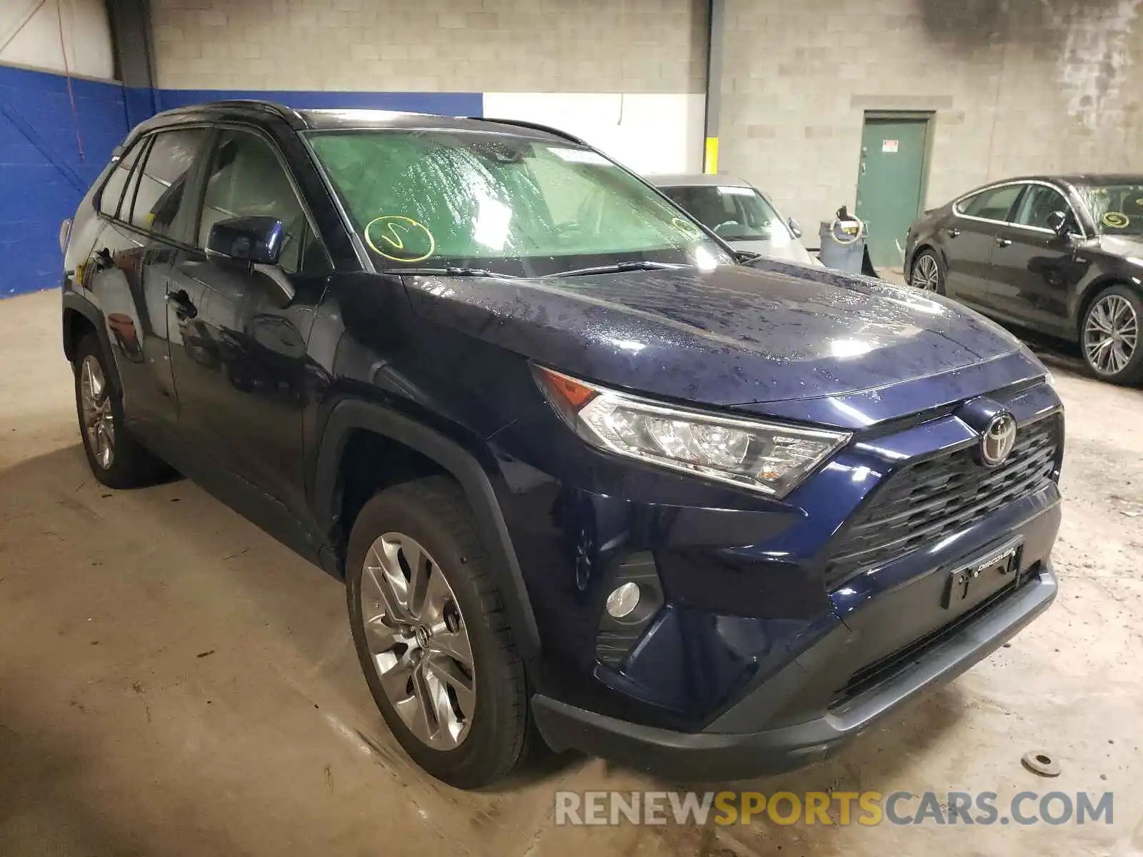 1 Photograph of a damaged car JTMA1RFV6KD504055 TOYOTA RAV4 2019