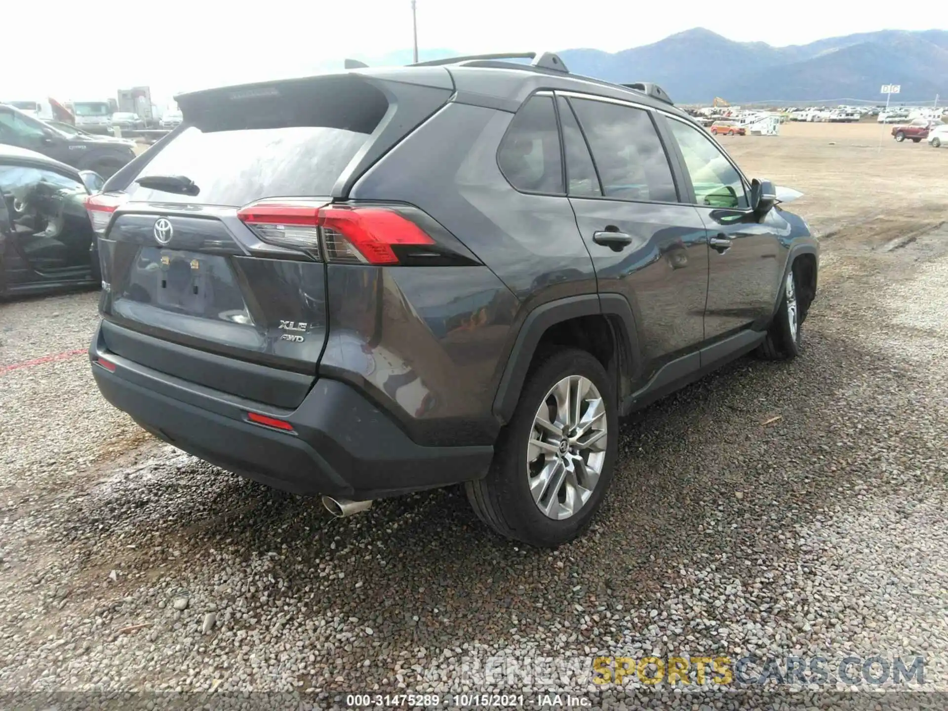 4 Photograph of a damaged car JTMA1RFV6KJ002521 TOYOTA RAV4 2019