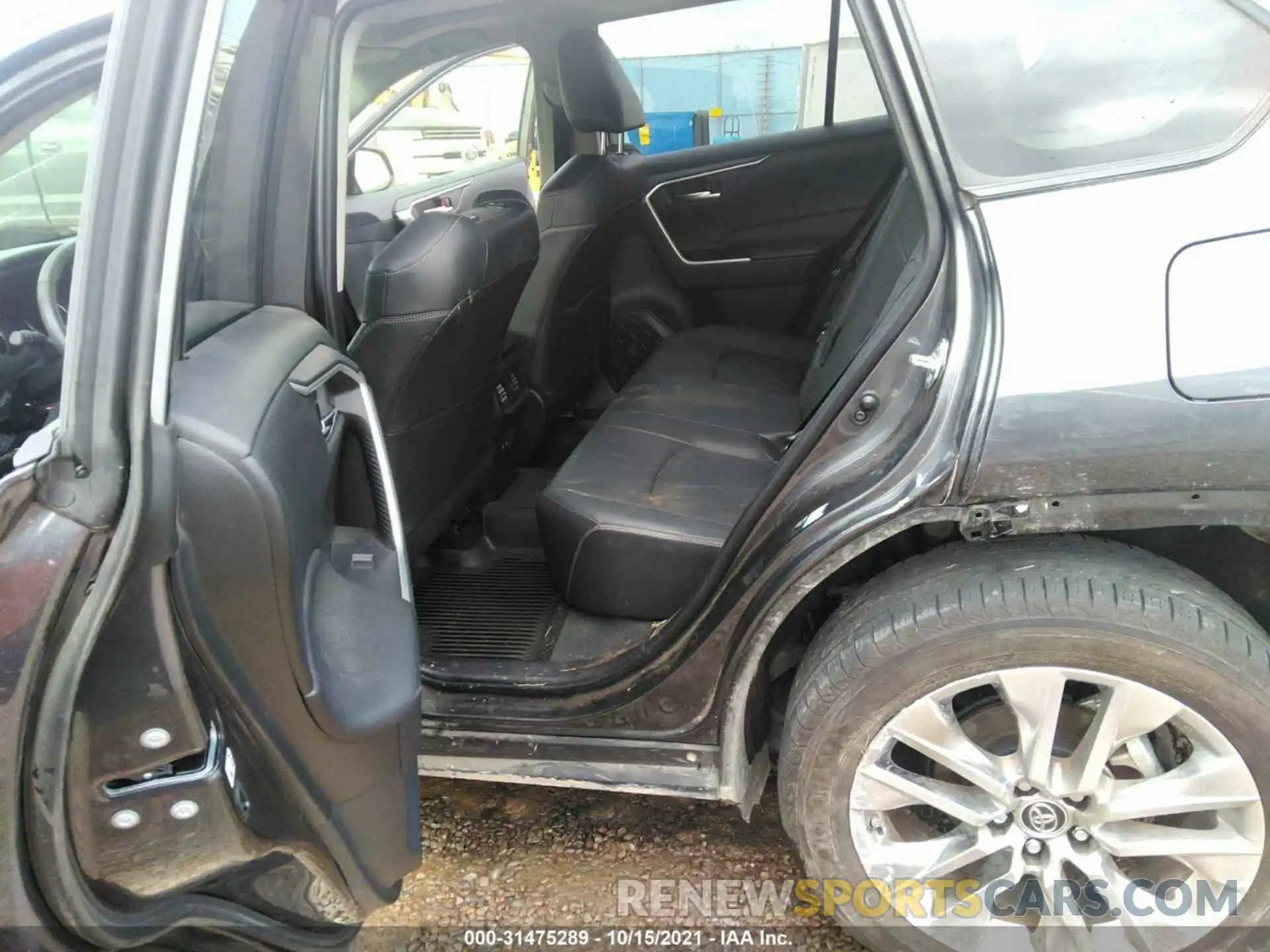 8 Photograph of a damaged car JTMA1RFV6KJ002521 TOYOTA RAV4 2019