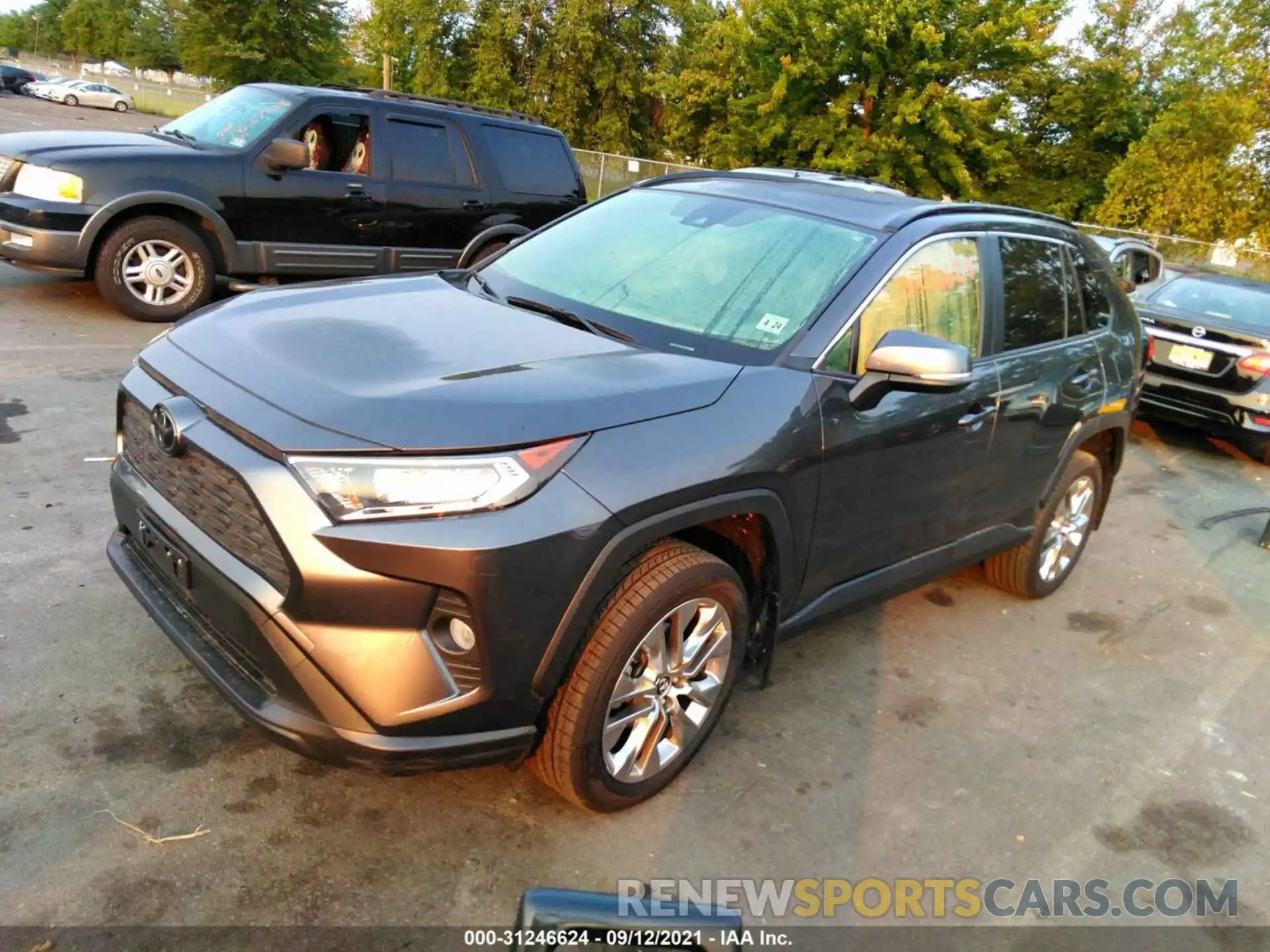 2 Photograph of a damaged car JTMA1RFV7KD015518 TOYOTA RAV4 2019