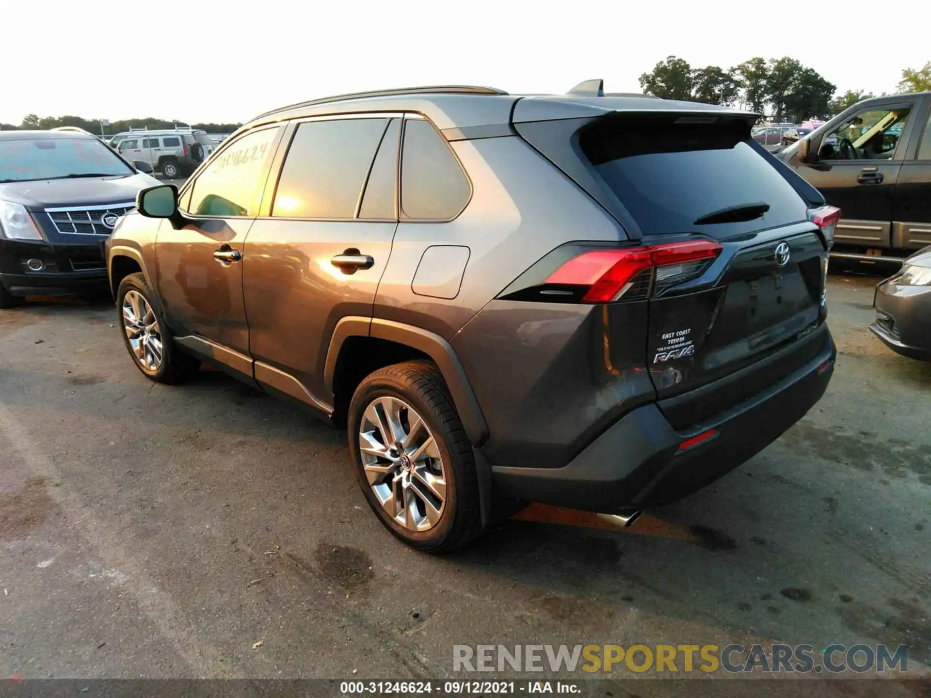 3 Photograph of a damaged car JTMA1RFV7KD015518 TOYOTA RAV4 2019