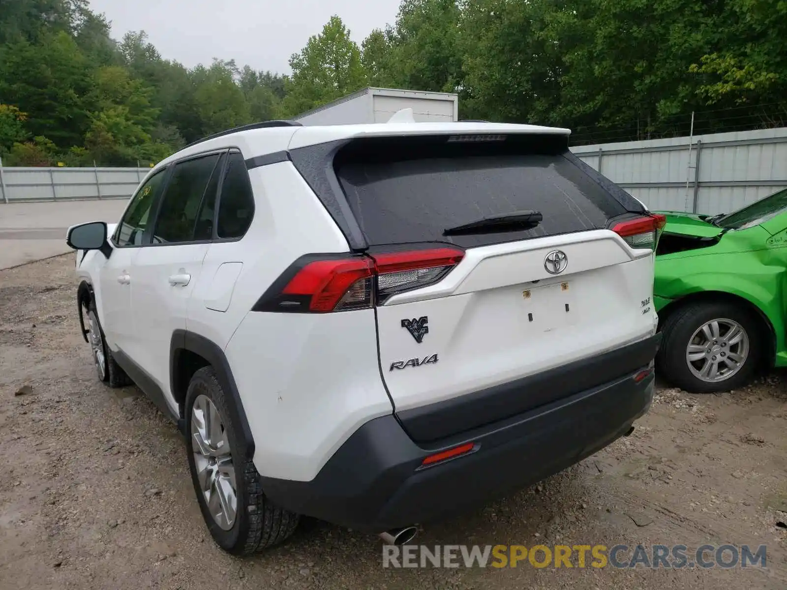 3 Photograph of a damaged car JTMA1RFV7KD046266 TOYOTA RAV4 2019