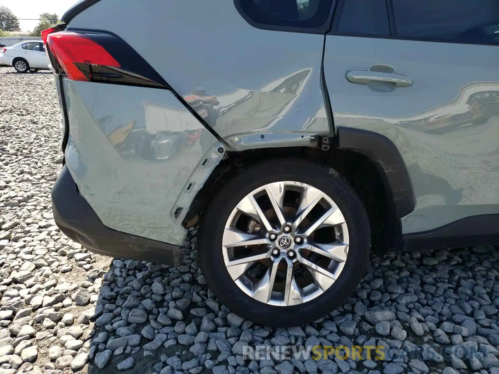 9 Photograph of a damaged car JTMA1RFV7KD505277 TOYOTA RAV4 2019