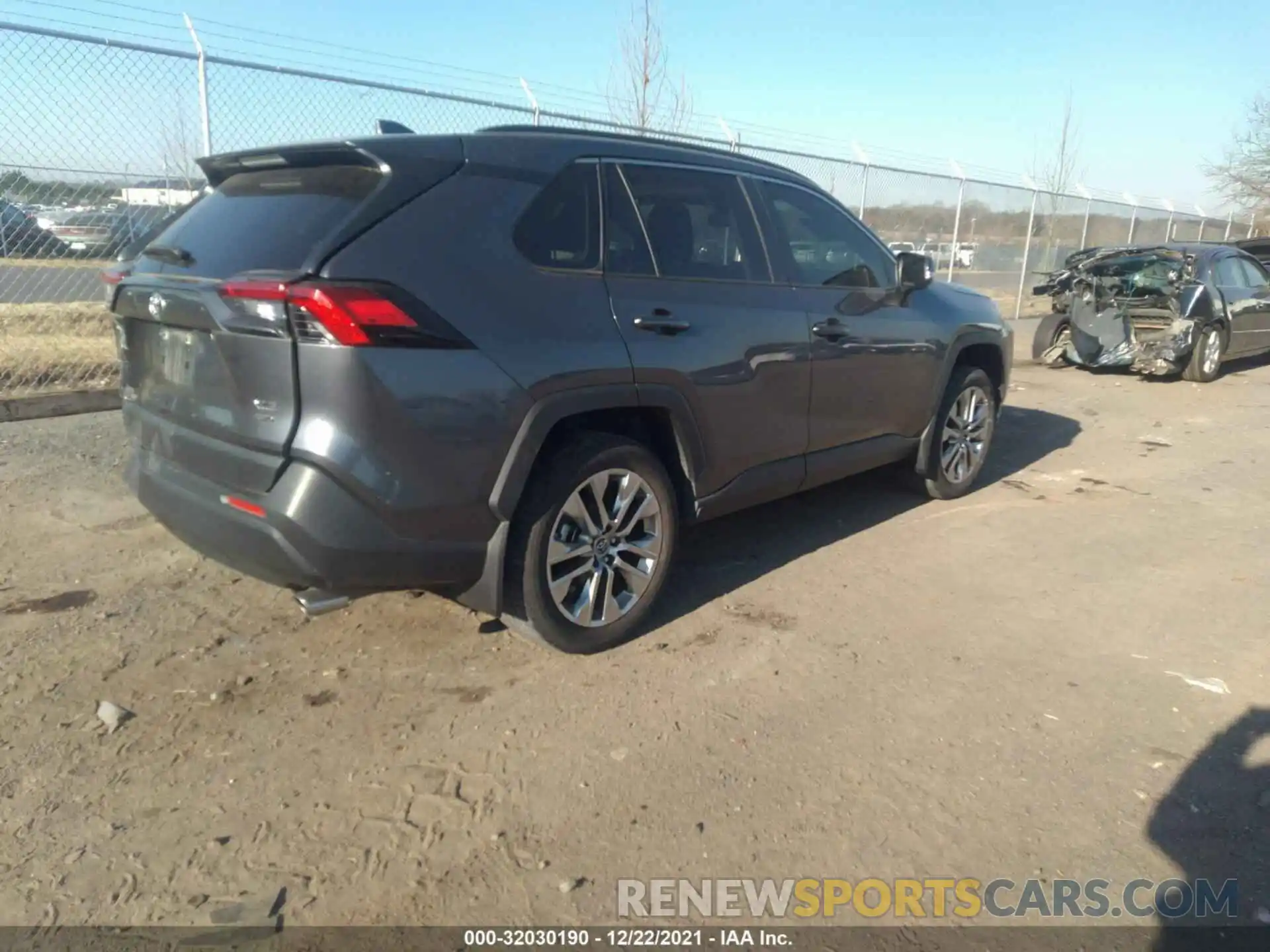 4 Photograph of a damaged car JTMA1RFV7KD514089 TOYOTA RAV4 2019