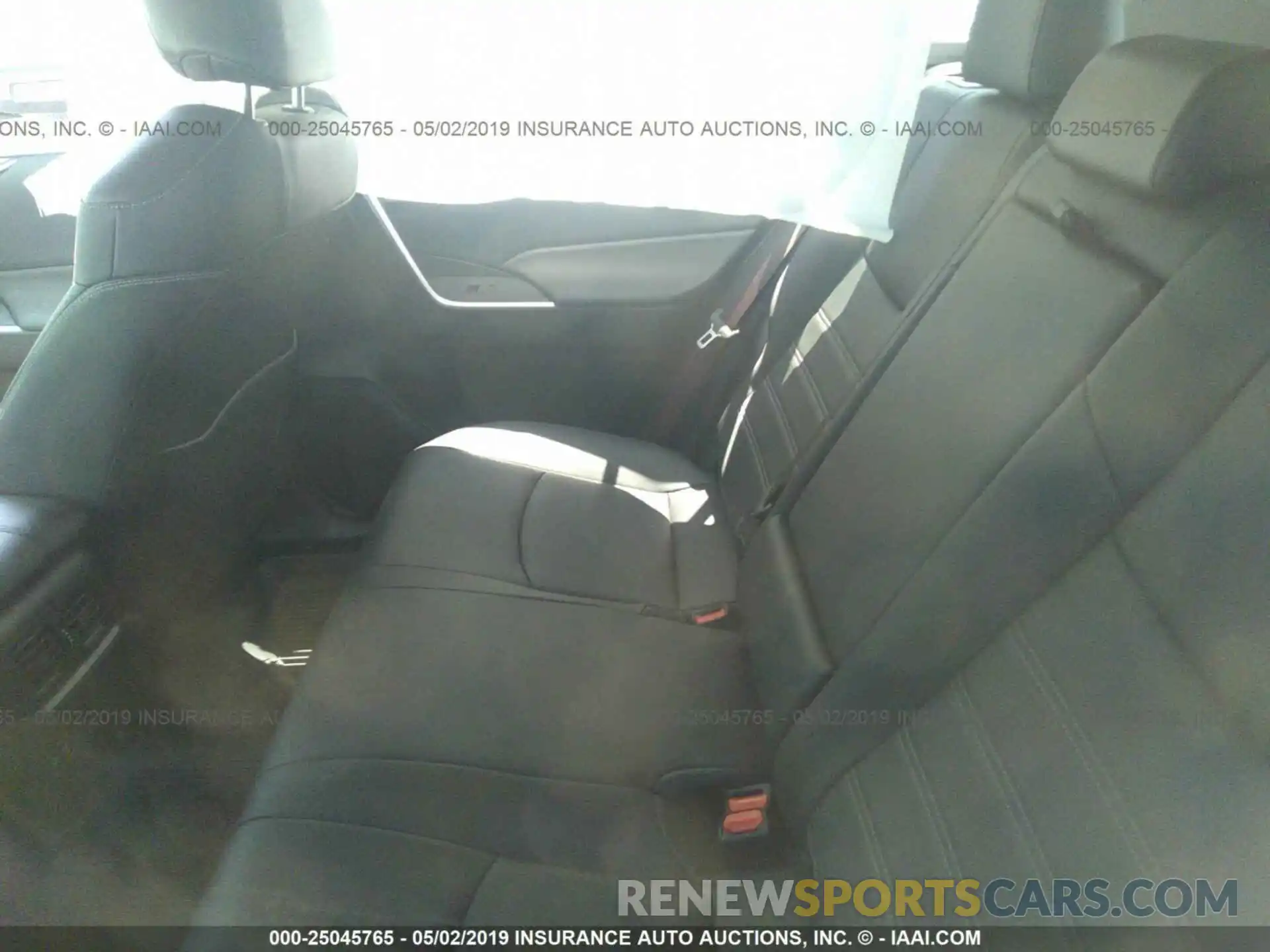 8 Photograph of a damaged car JTMA1RFV7KD515470 TOYOTA RAV4 2019