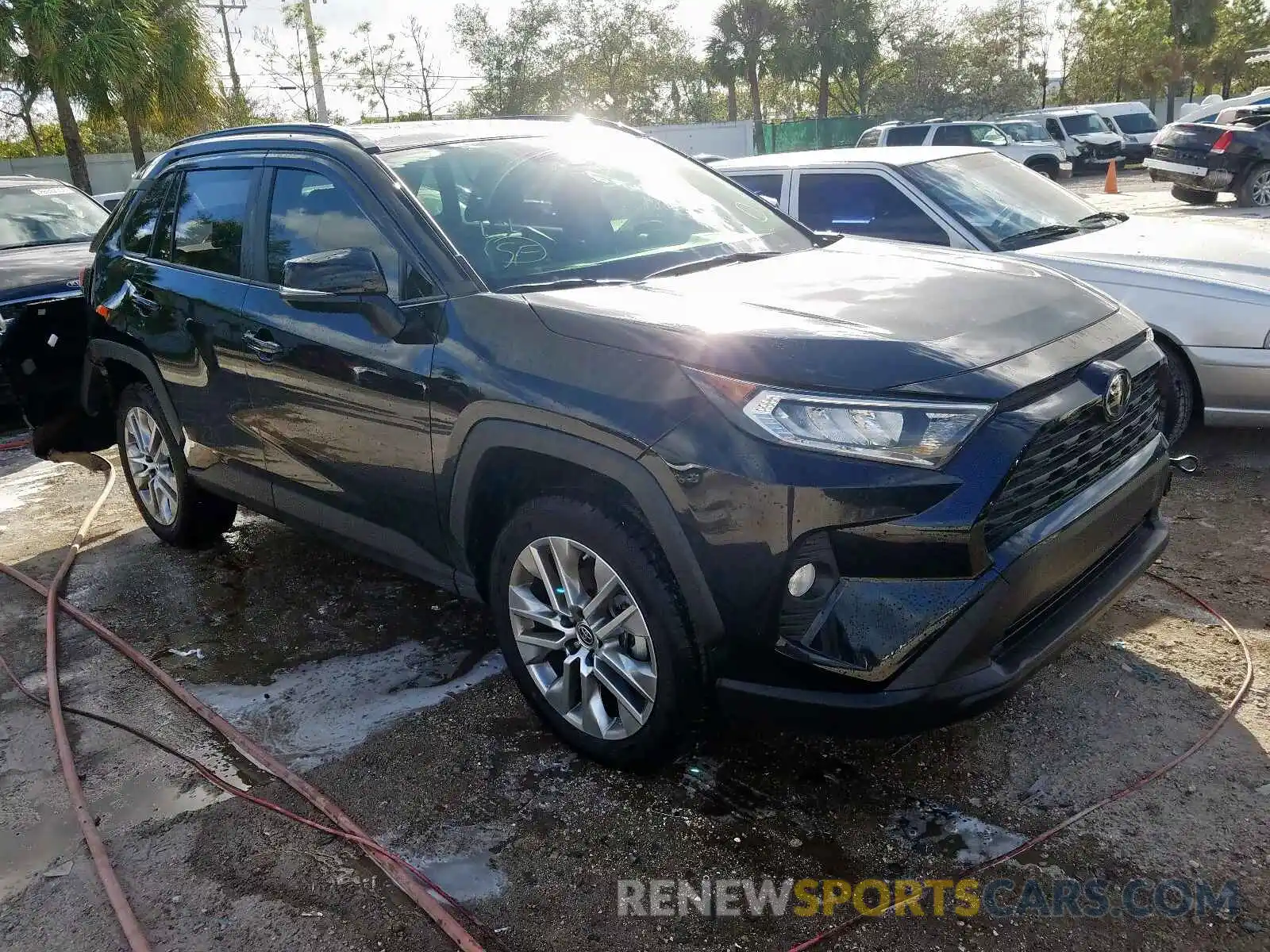 1 Photograph of a damaged car JTMA1RFV7KD522516 TOYOTA RAV4 2019