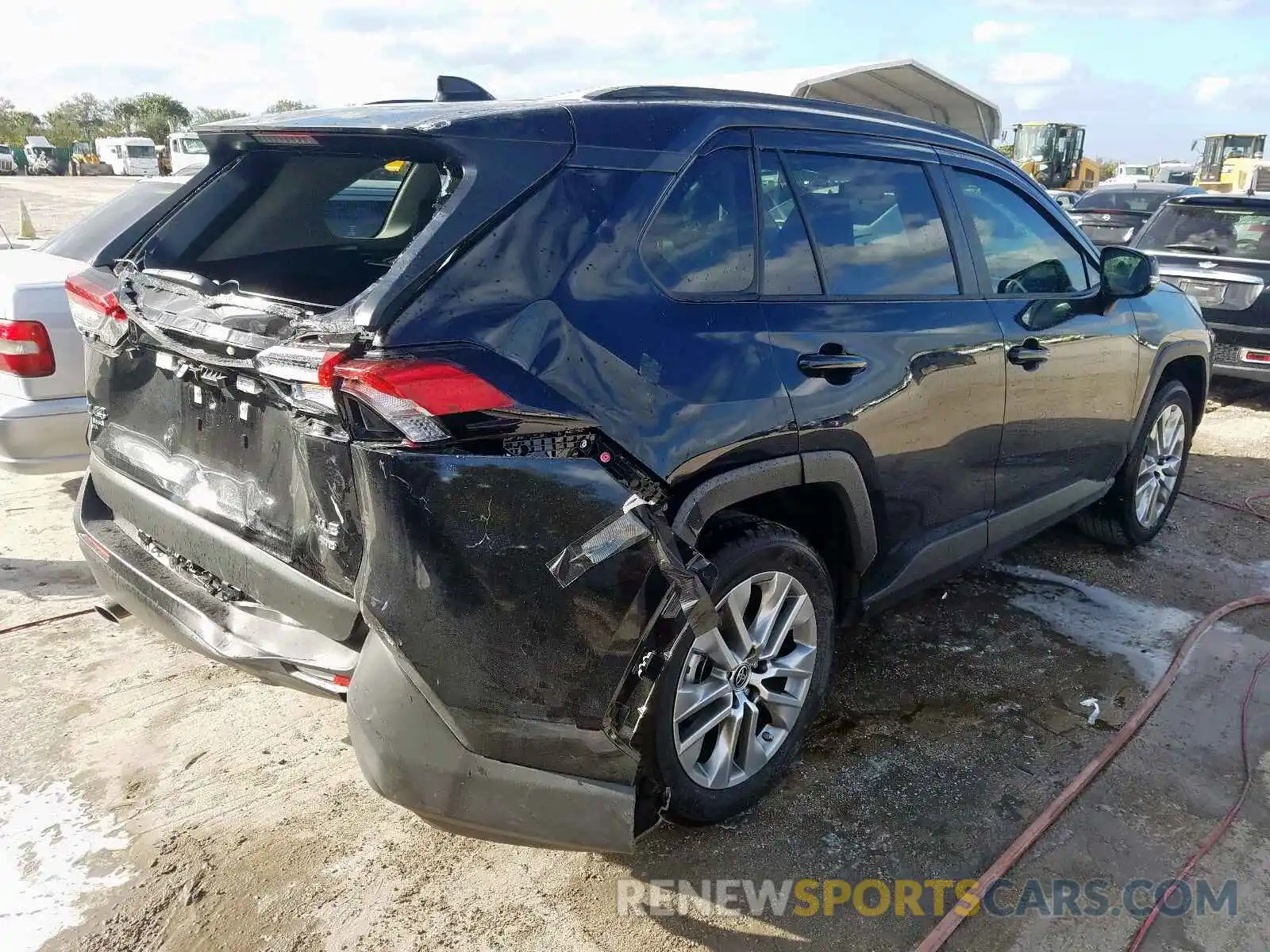 4 Photograph of a damaged car JTMA1RFV7KD522516 TOYOTA RAV4 2019