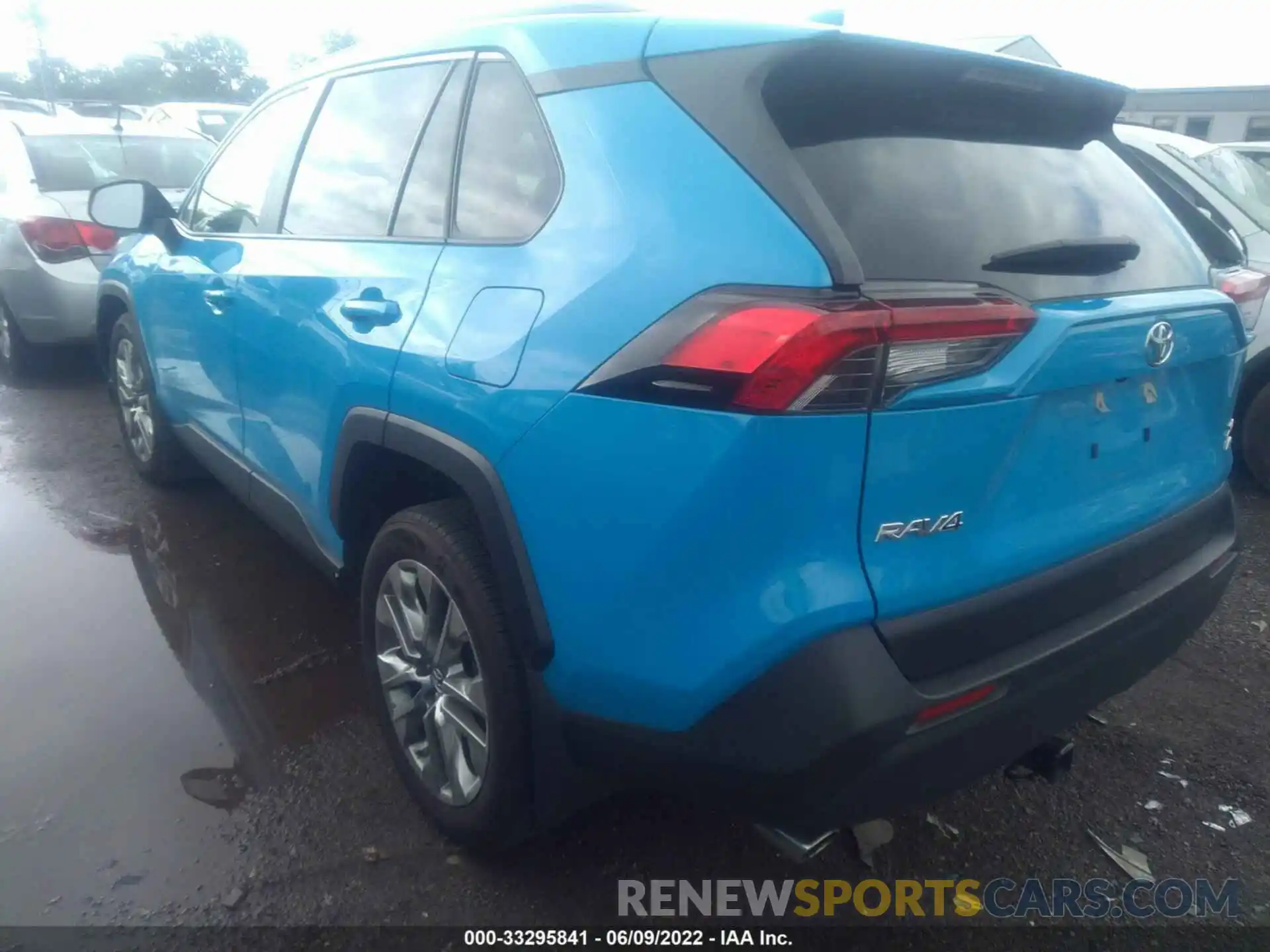 3 Photograph of a damaged car JTMA1RFV7KJ002477 TOYOTA RAV4 2019