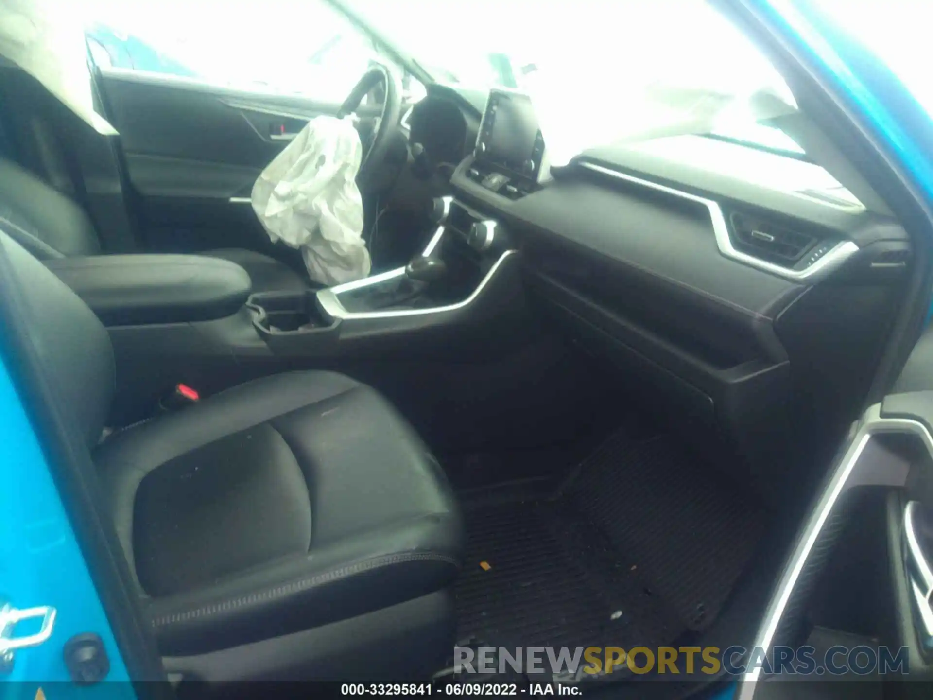 5 Photograph of a damaged car JTMA1RFV7KJ002477 TOYOTA RAV4 2019