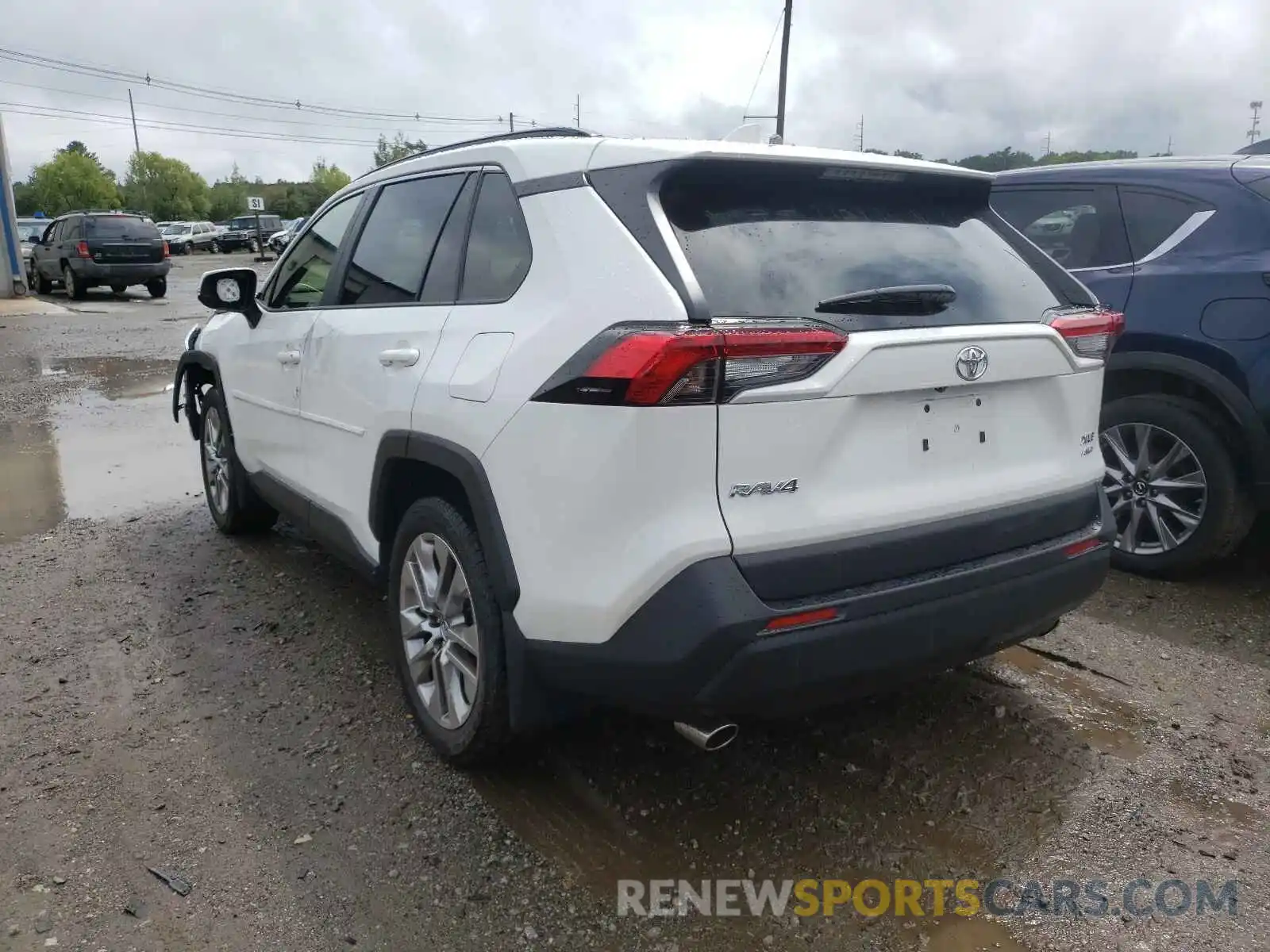 3 Photograph of a damaged car JTMA1RFV7KJ003113 TOYOTA RAV4 2019