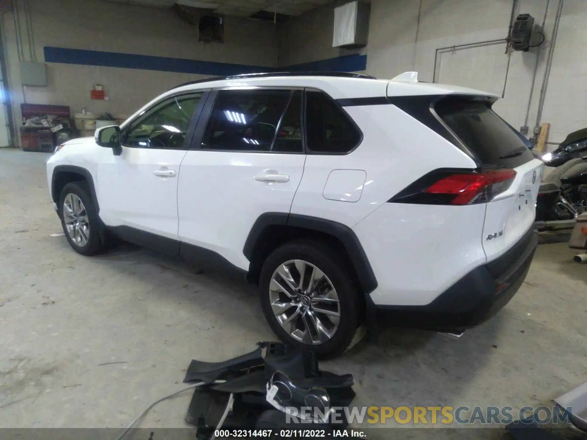 3 Photograph of a damaged car JTMA1RFV8KD003622 TOYOTA RAV4 2019