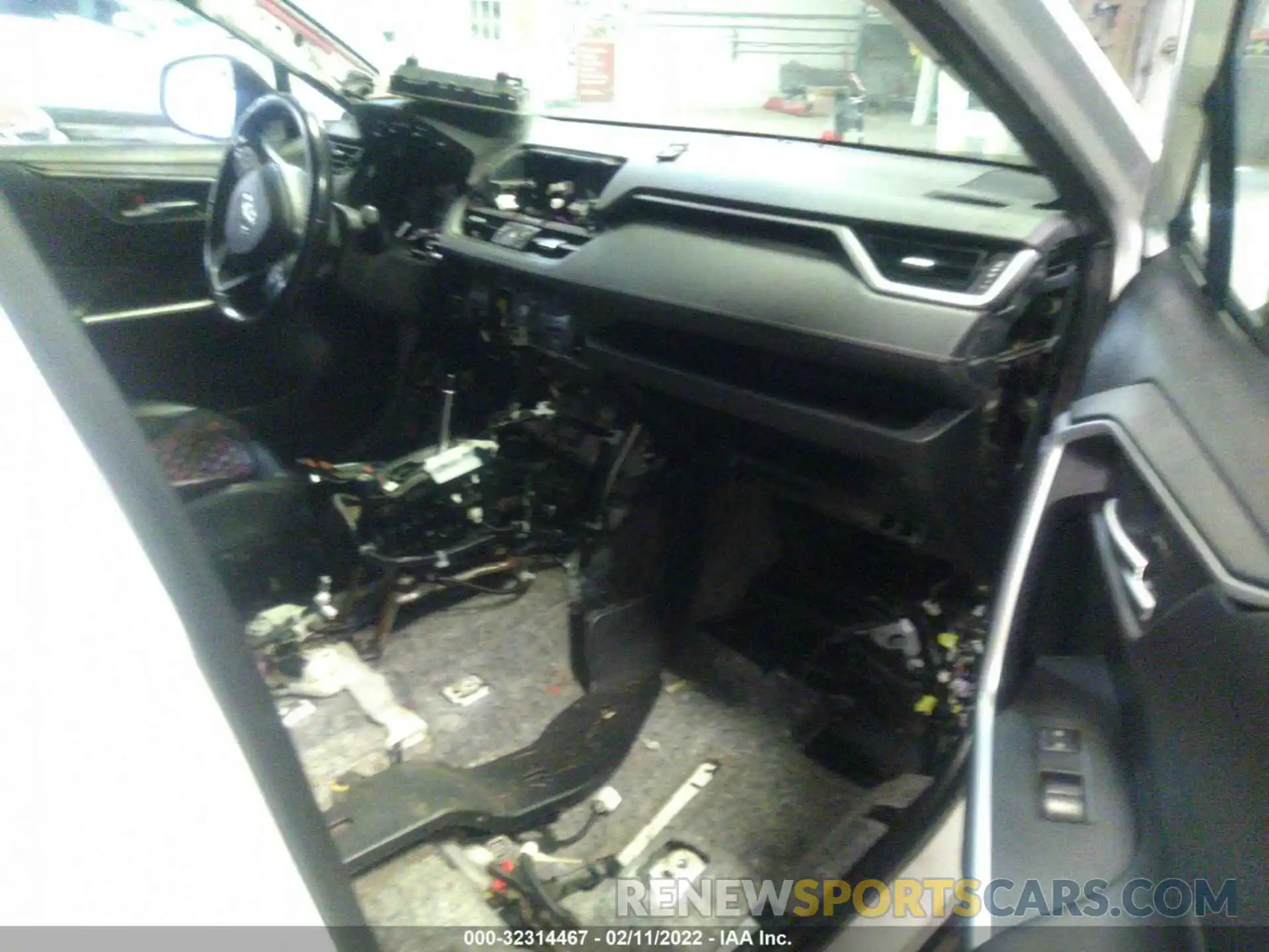 5 Photograph of a damaged car JTMA1RFV8KD003622 TOYOTA RAV4 2019