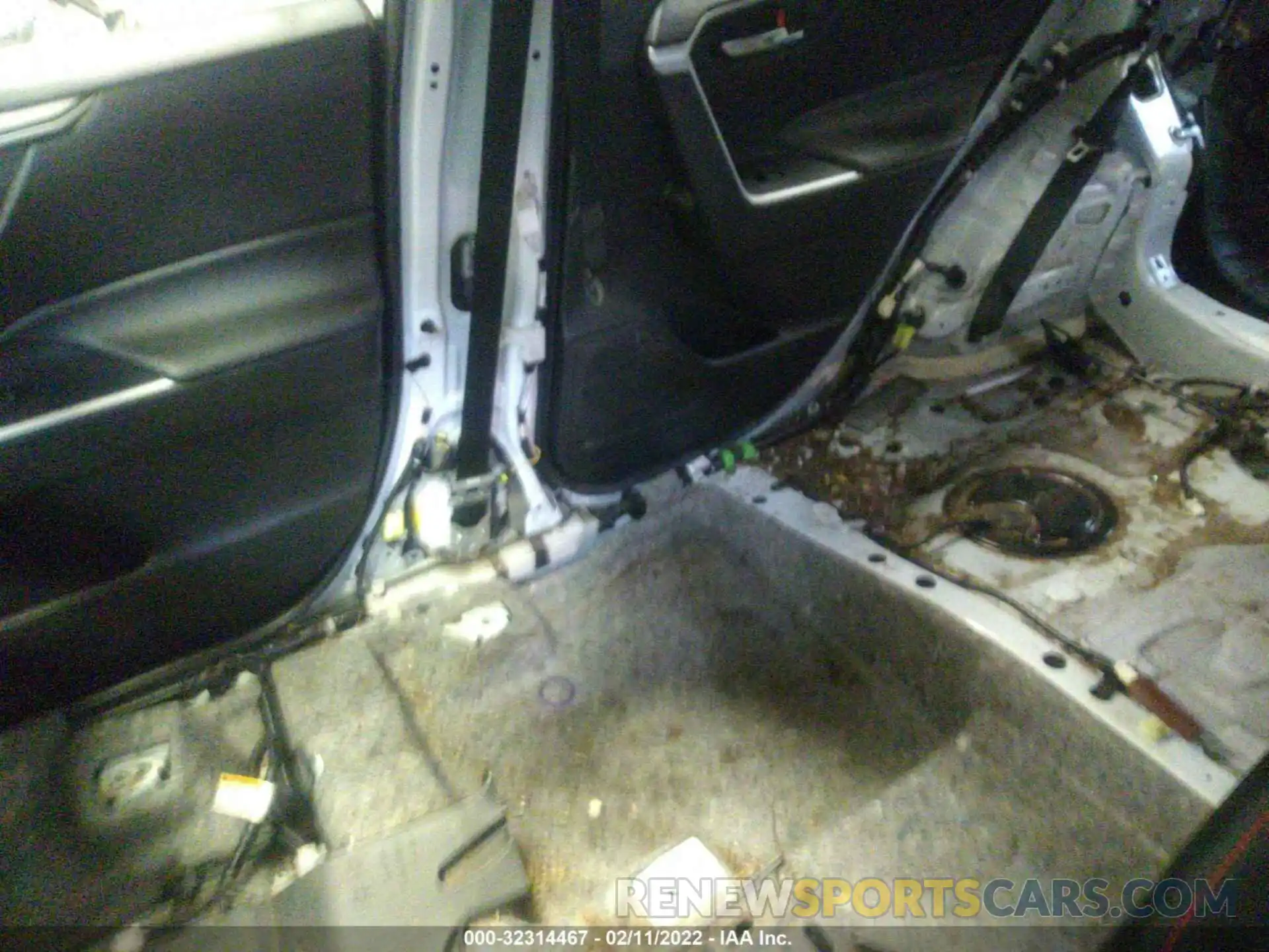 6 Photograph of a damaged car JTMA1RFV8KD003622 TOYOTA RAV4 2019