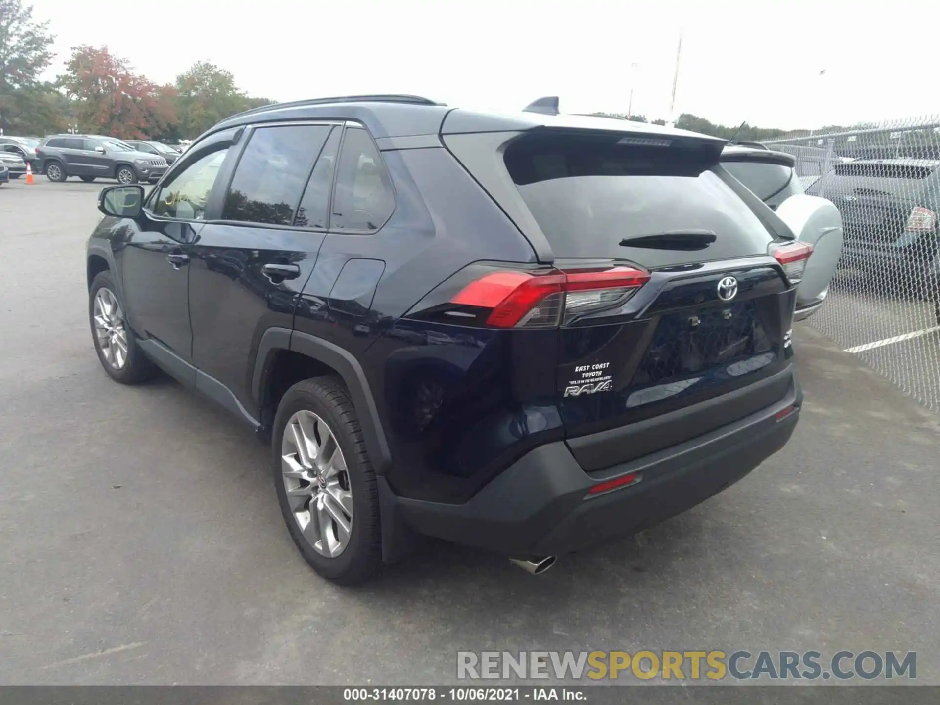 3 Photograph of a damaged car JTMA1RFV8KD022252 TOYOTA RAV4 2019